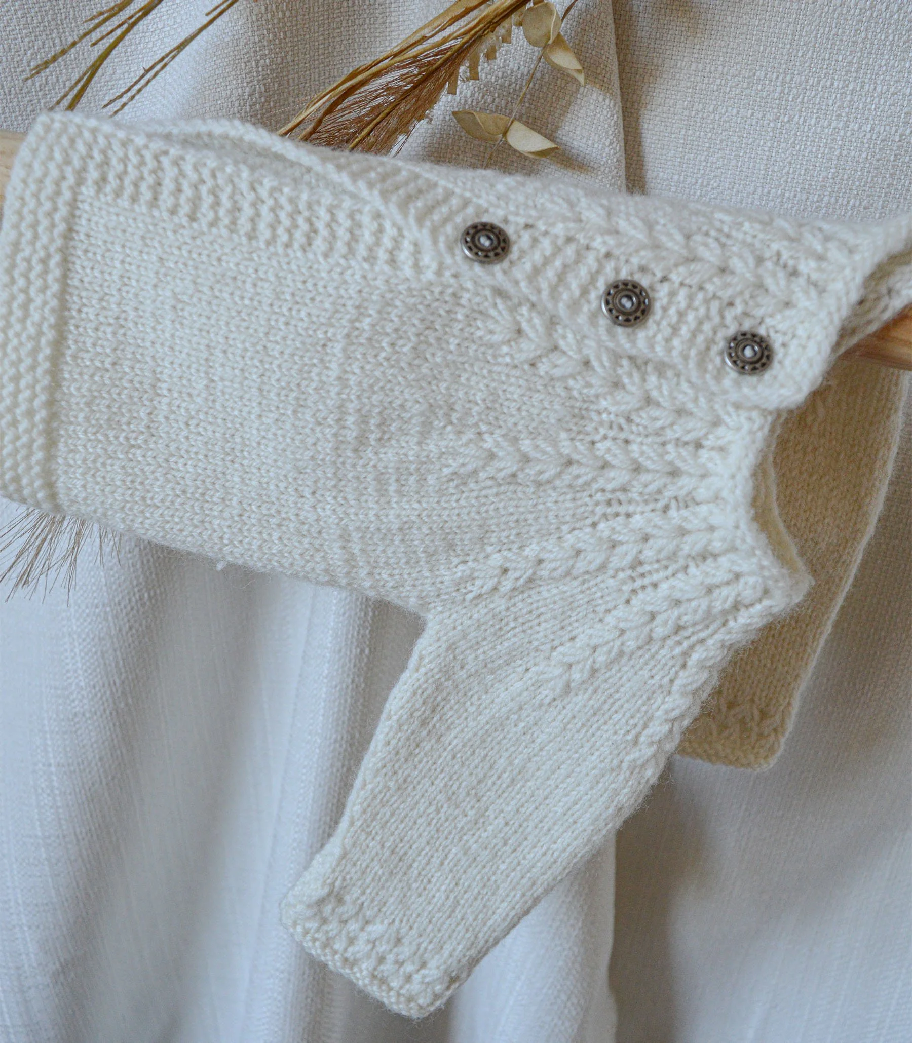 Simple  O-neck Knitted Top Cardigans