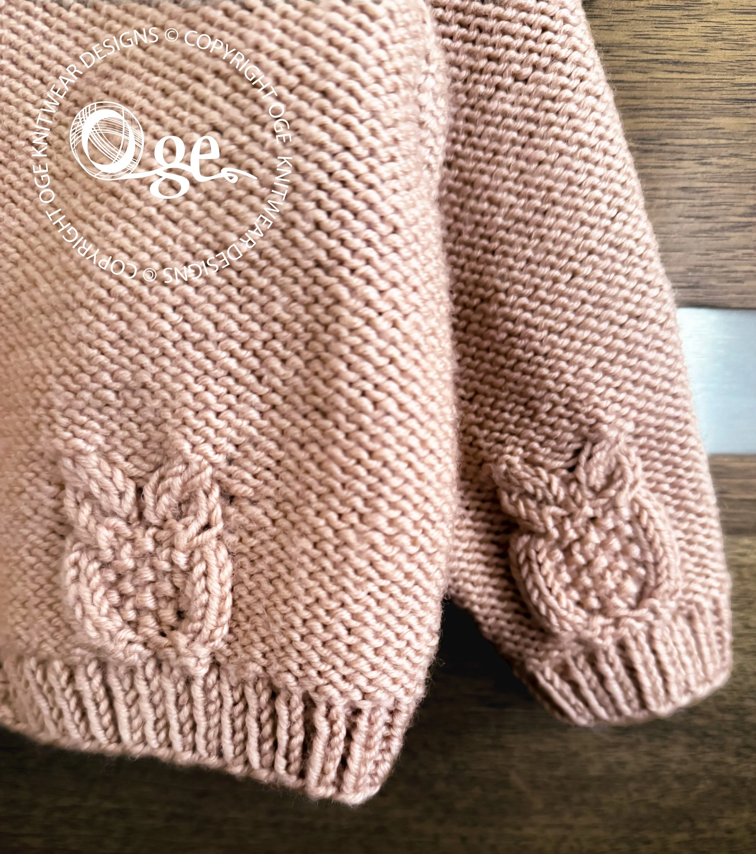 KNITTING PATTERN -- Raglan sleeve cardigan with little owls - P079