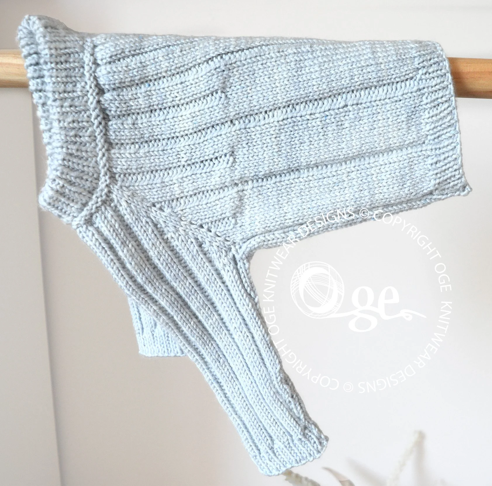 KNITTING PATTERN -- Linsey Sweater - P295