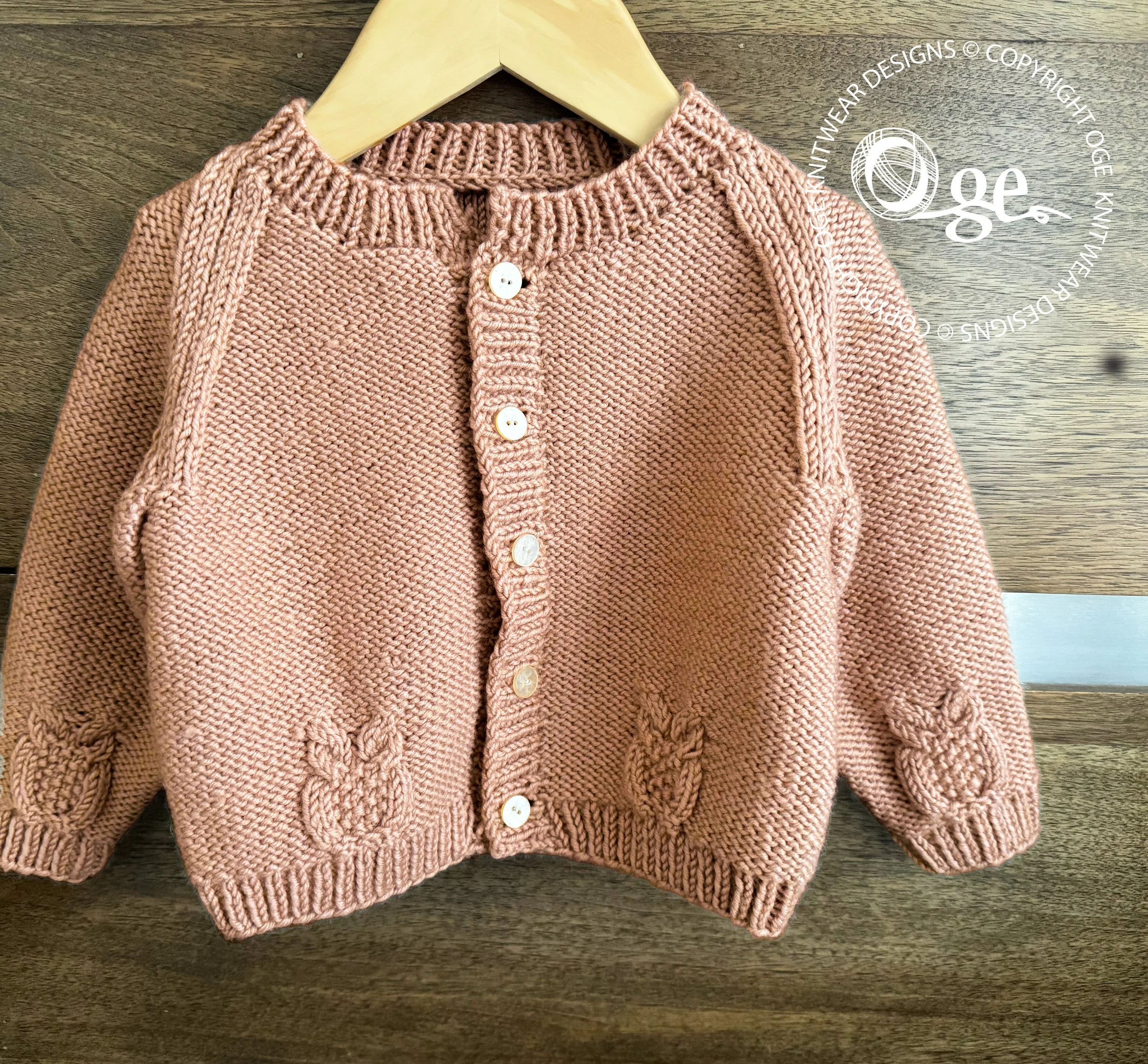 KNITTING PATTERN -- Raglan sleeve cardigan with little owls - P079