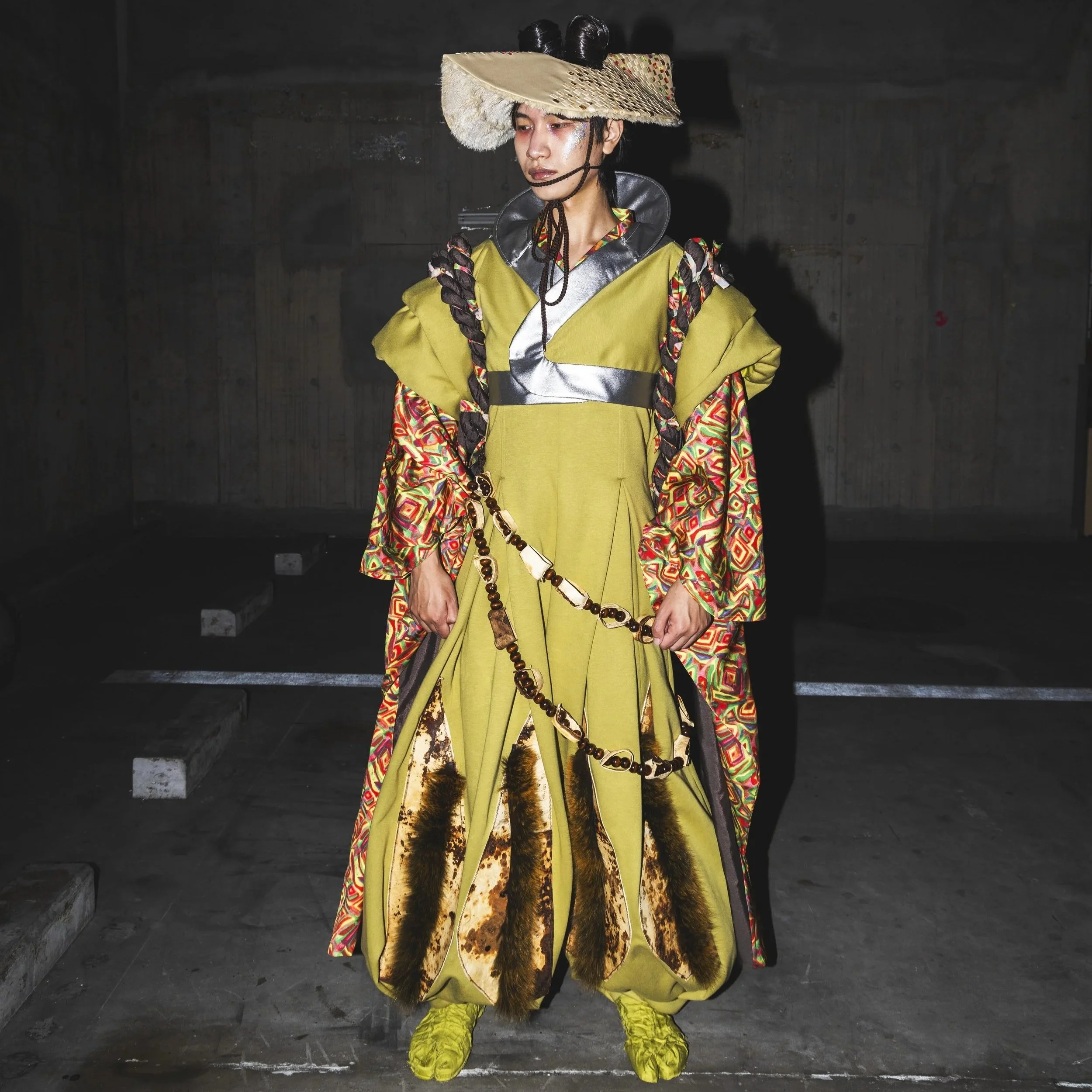 【Credit】 学校名：学校法人文化学園　文化服装学院(@bunka_fc ) 学生名：山下菜々陽(@nanahi.921 ) 所属科：ファッション工科基礎科 1年生 https://bunka-fashion-college-show.com/ 文化服装学院 Ⅰ部（昼間部）文化祭ファッションショーデジタルプログラムより