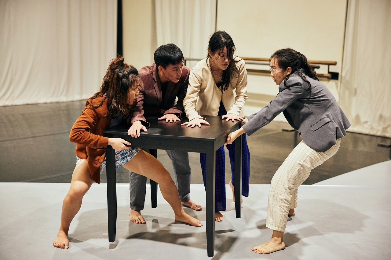 When Five Encounter (2021)