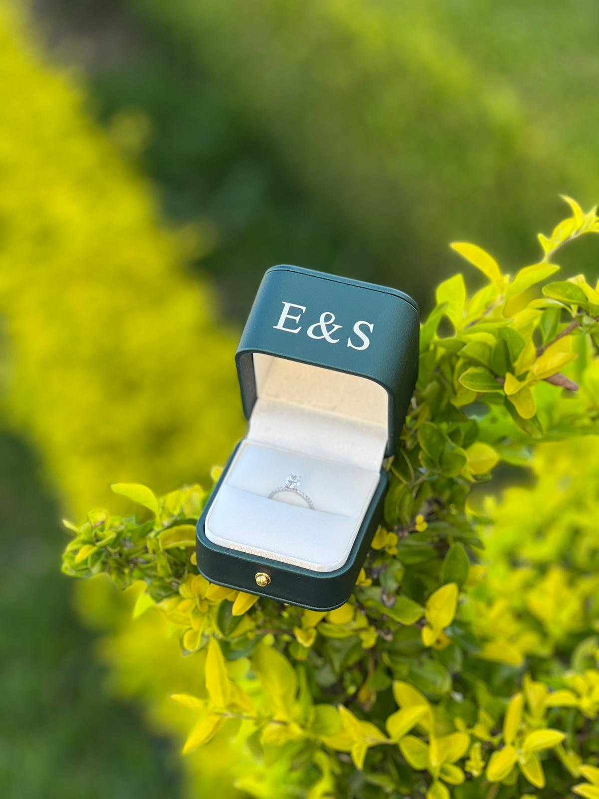 Elegant Green Ring Box