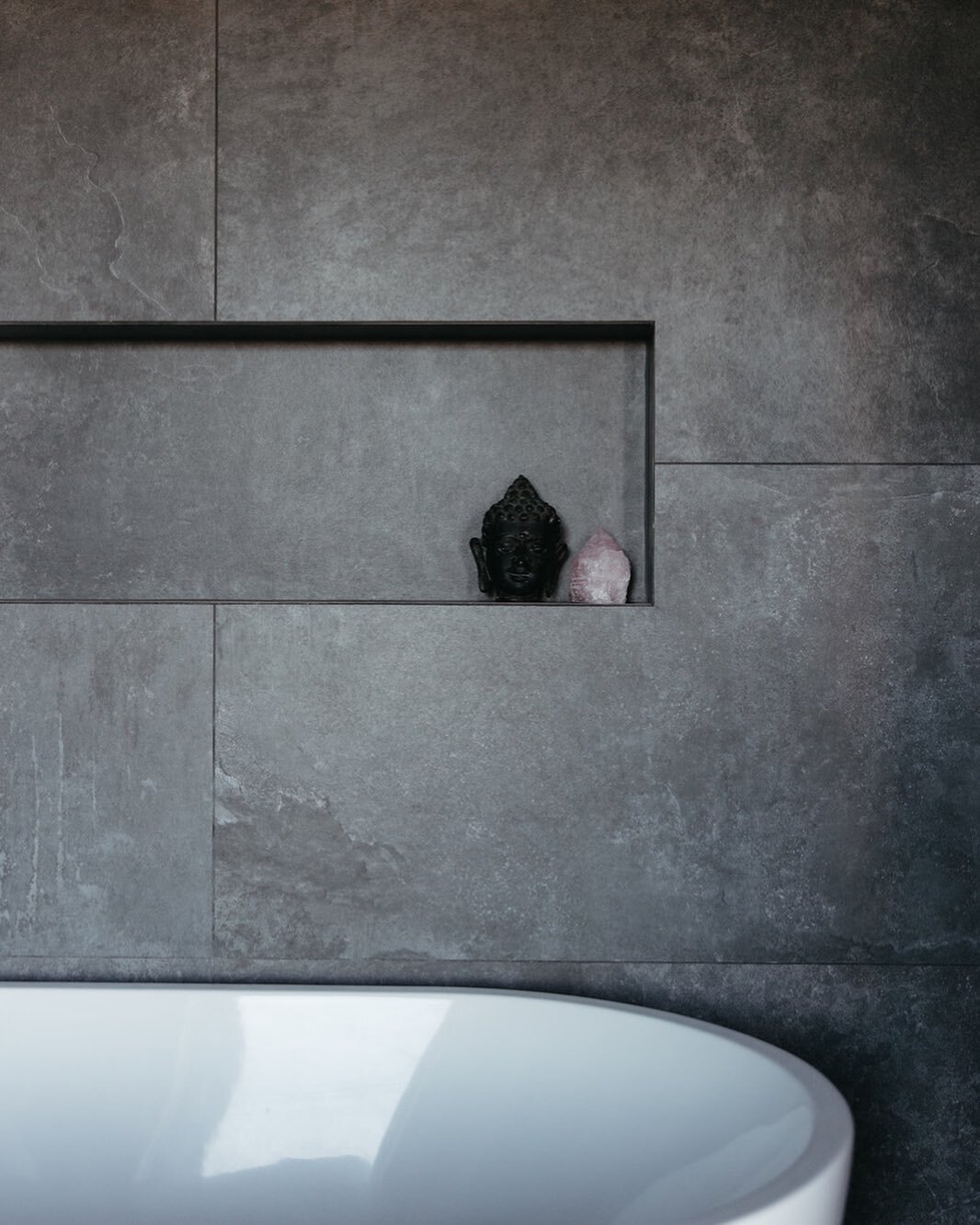 Soak it up. 😎

Photo credit @jessporterphotography 

#bath #bathtub #ironbarkranchco #centralcoastnsw #lovecentralcoast #darkinjungcountry #sydney #newcastle #retreat #stays #vacation #family #selfcare #relax #unwind #coldtherapy #minimal #design #f