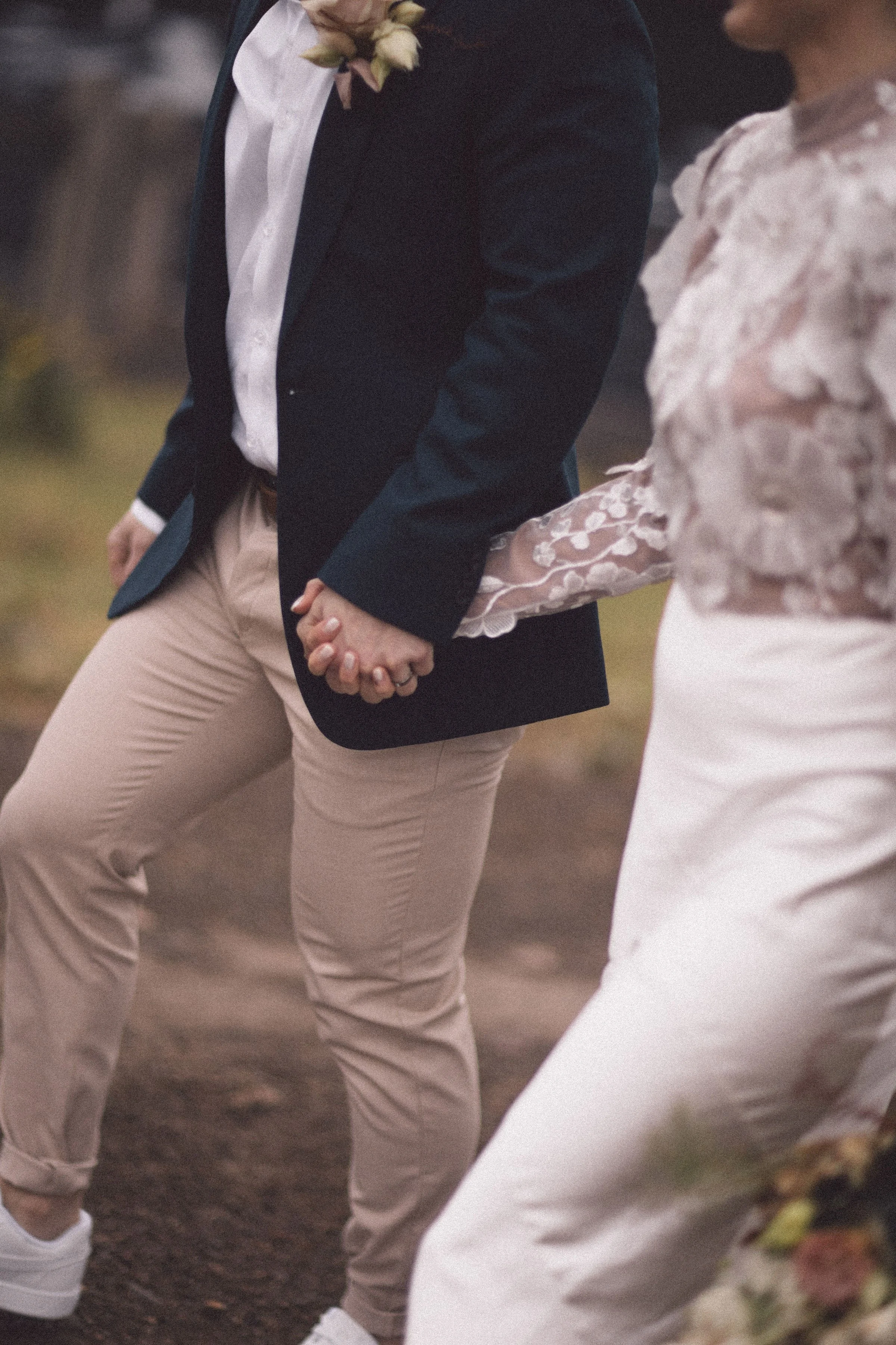 AlanaPerry-WeddingWallaringaFarm-213.jpg
