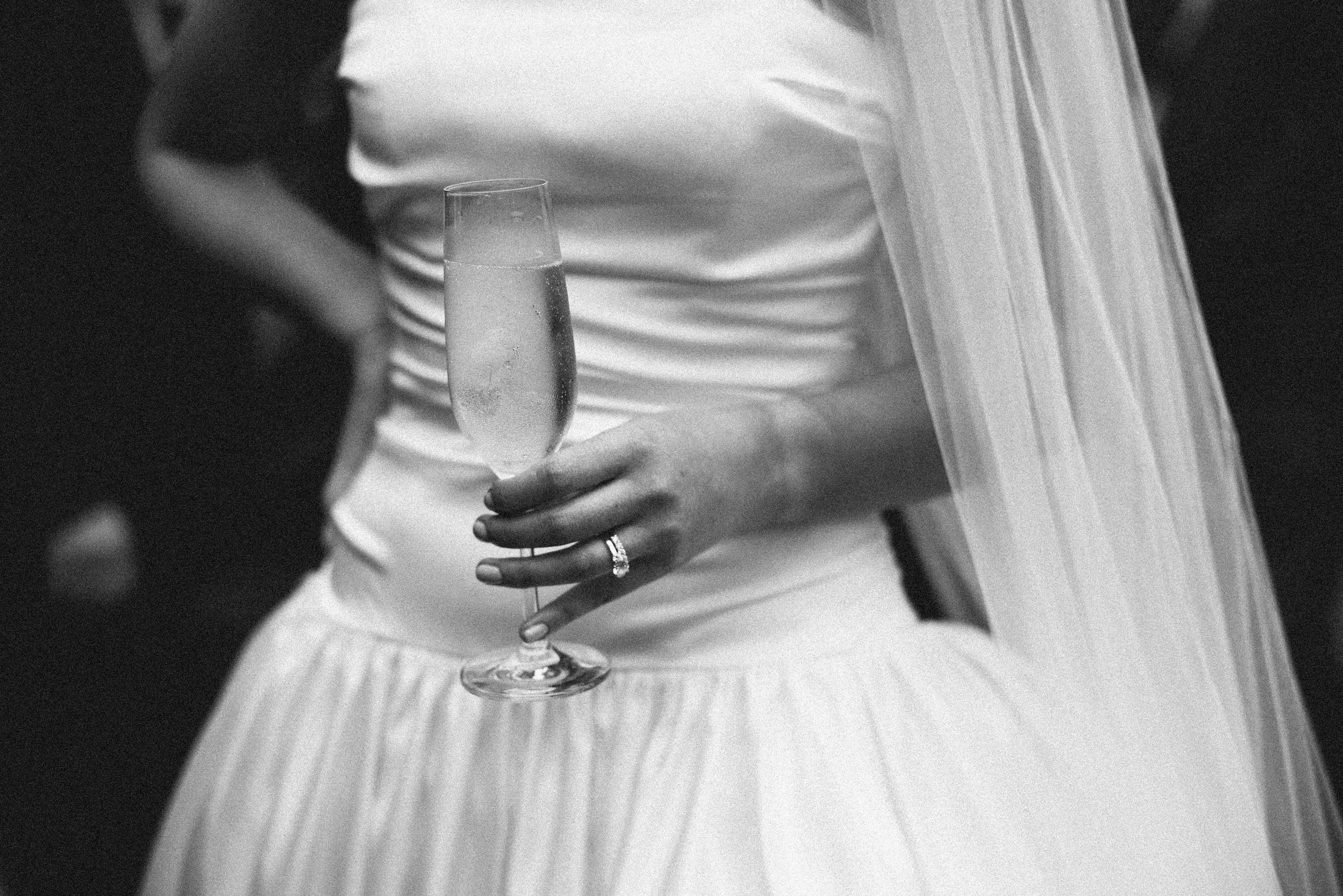 Amy+Aaron-TerraceontheDomain-Cocktail-60.jpg