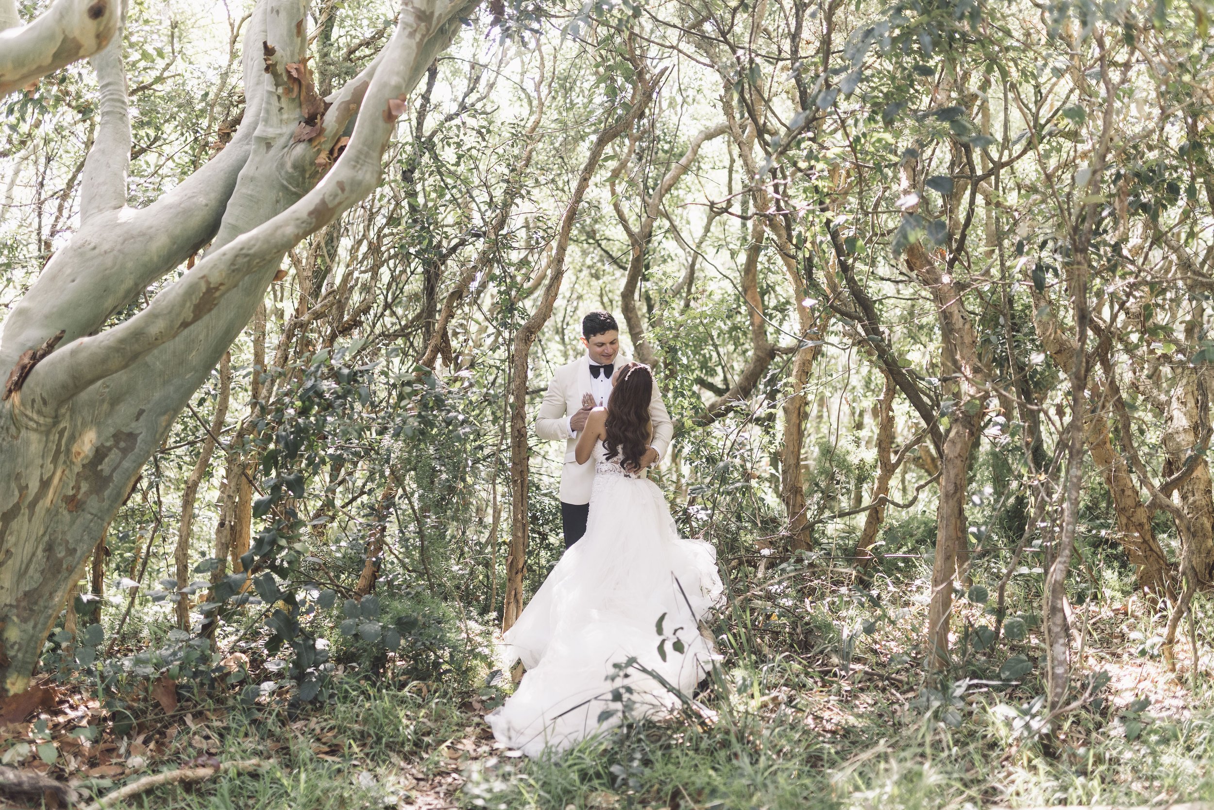 Picking the Ideal Locations for Your Wedding Photography