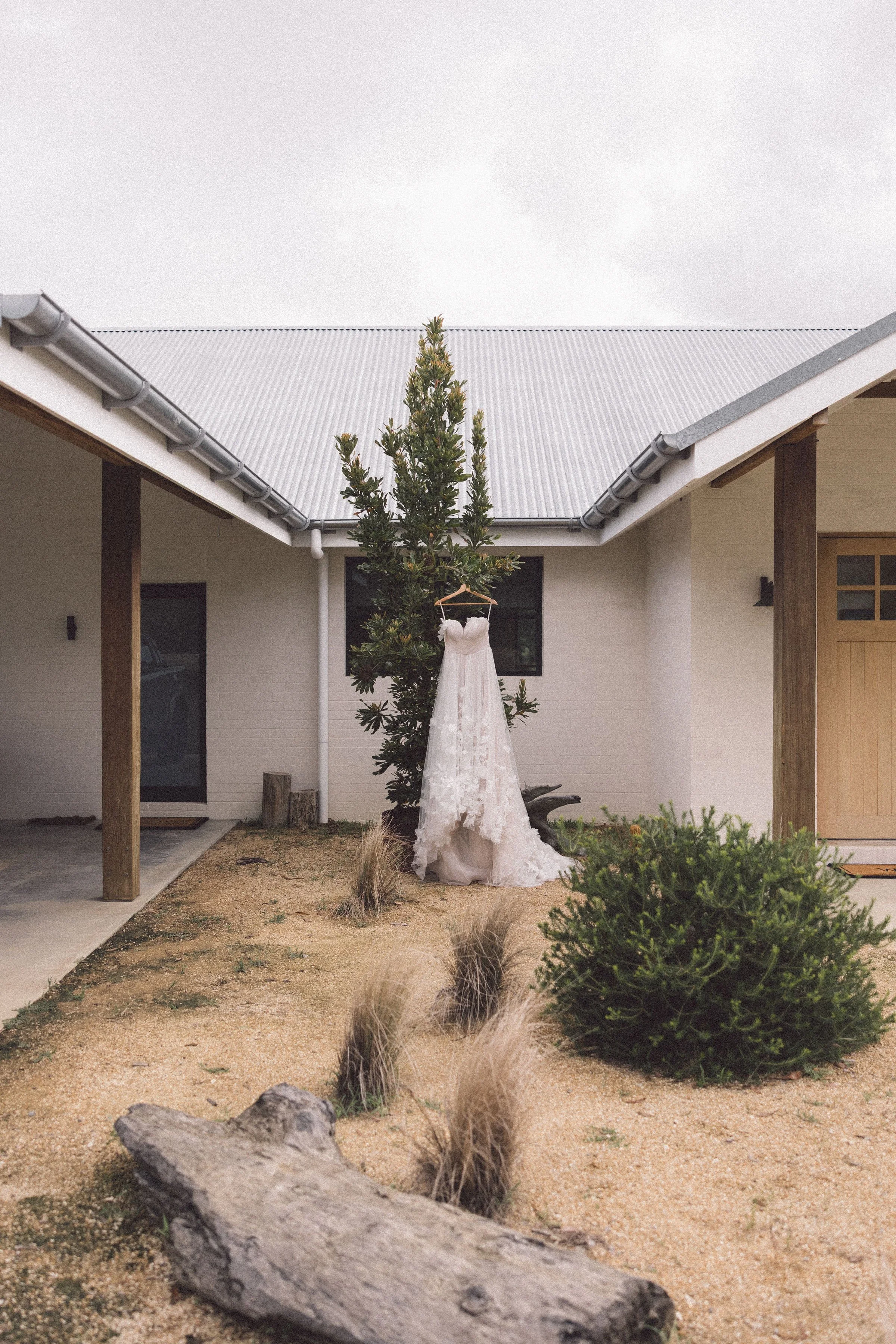 LeahZac-Elopement-WallaringaFarm-6.jpg