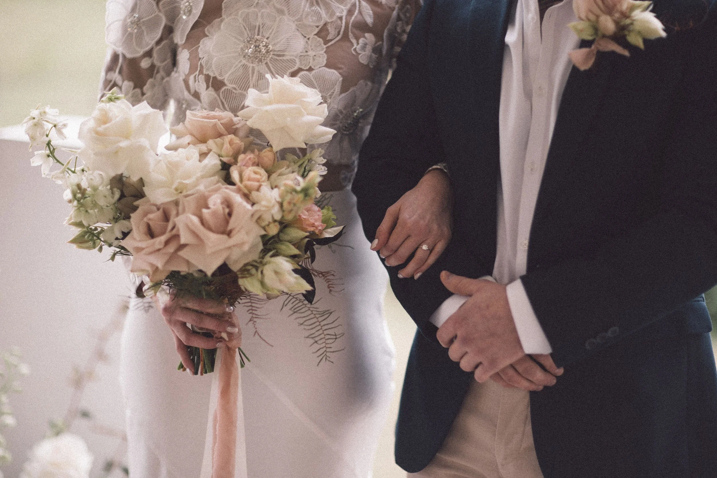 AlanaPerry-WeddingWallaringaFarm-97.jpg
