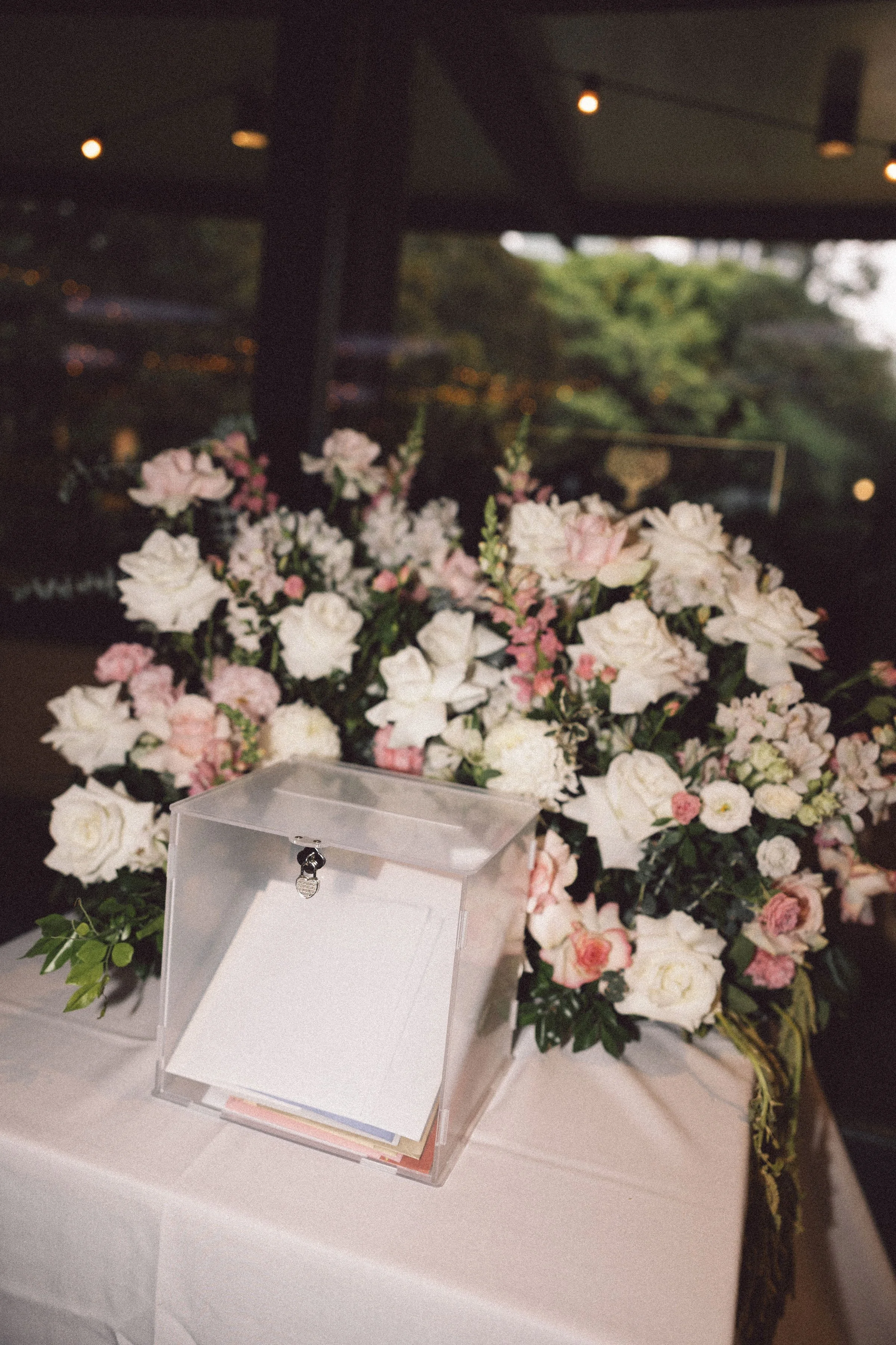Amy+Aaron-TerraceontheDomain-Cocktail-54.jpg