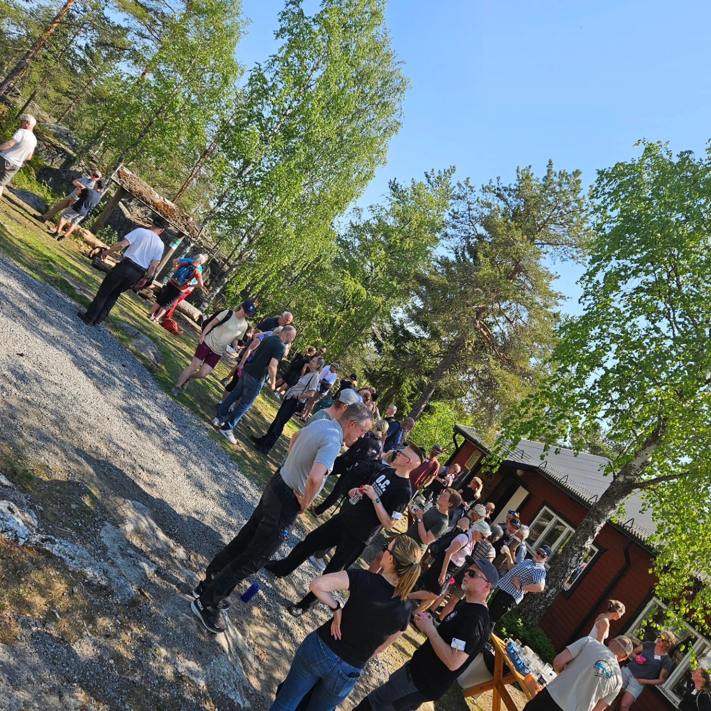 N&auml;r man f&aring;r kombinera nytta med n&ouml;je! @vandringsforum Ume&aring; 
Och f&ouml;r f&ouml;rsta g&aring;ngen n&aring;got &aring;ka natt&aring;g ( r&auml;knas nog inte som &quot;n&ouml;je&quot;...)