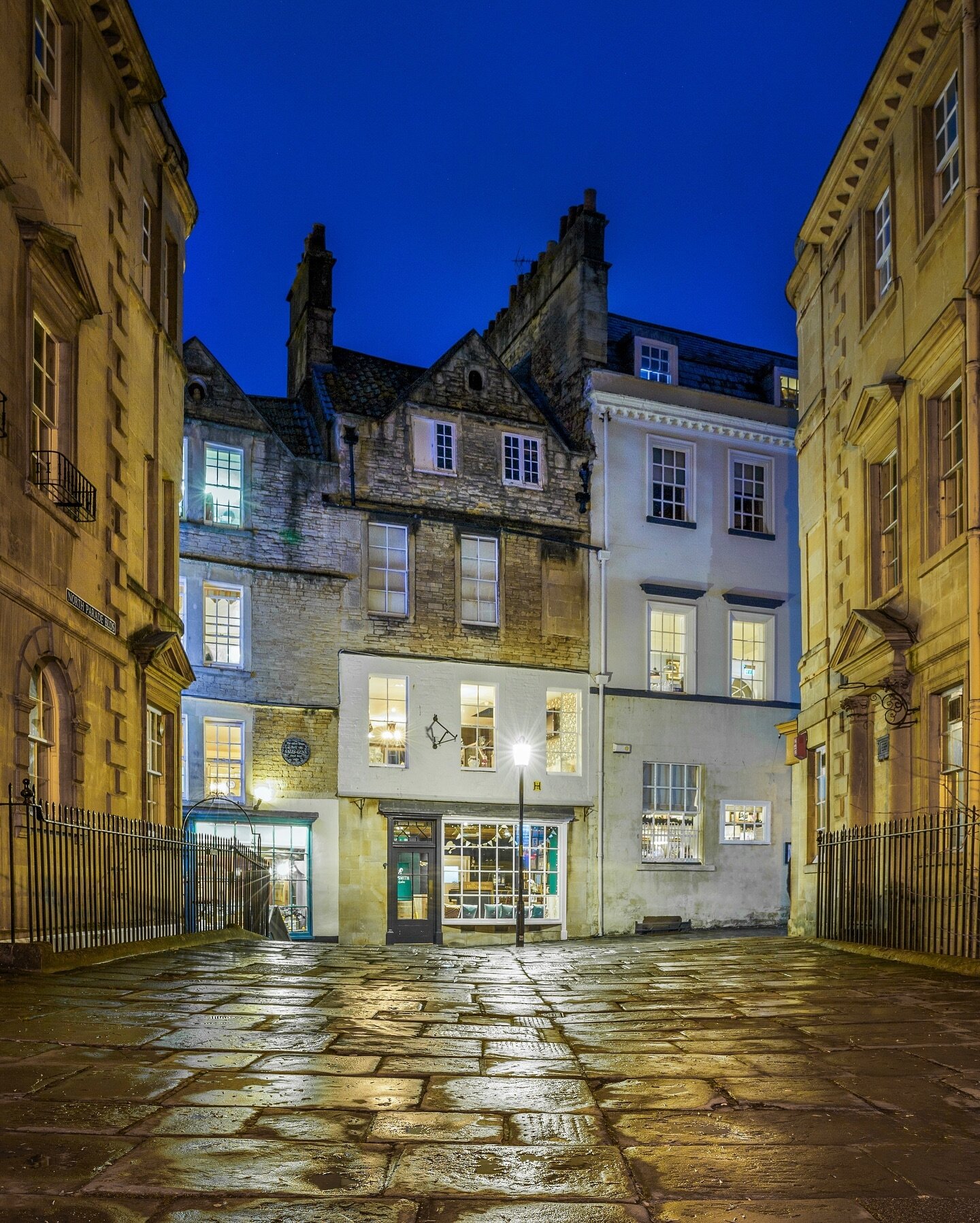 Even when the last light of daytime disappears Bath still manages to dazzle at night and no place is better to wander through at dusk than the hidden alleys and passages around North Parade. Ancient walls absorb the faint glow of lamps and mysterious