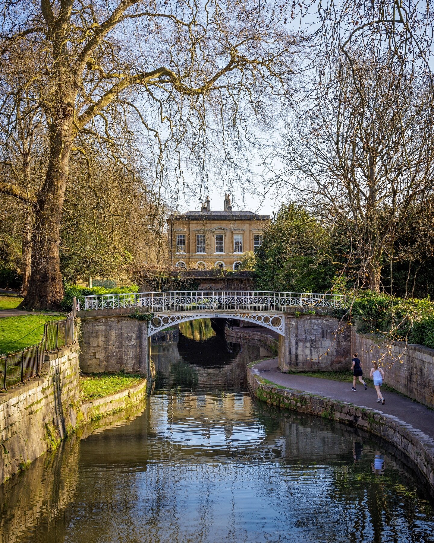 Could this be the most perfect place in Bath?

With its beautiful meandering canal and stunning natural scenery Sydney Gardens is the one of the best destinations to visit in early spring. 

The Kennet &amp; Avon canal was routed through the gardens 