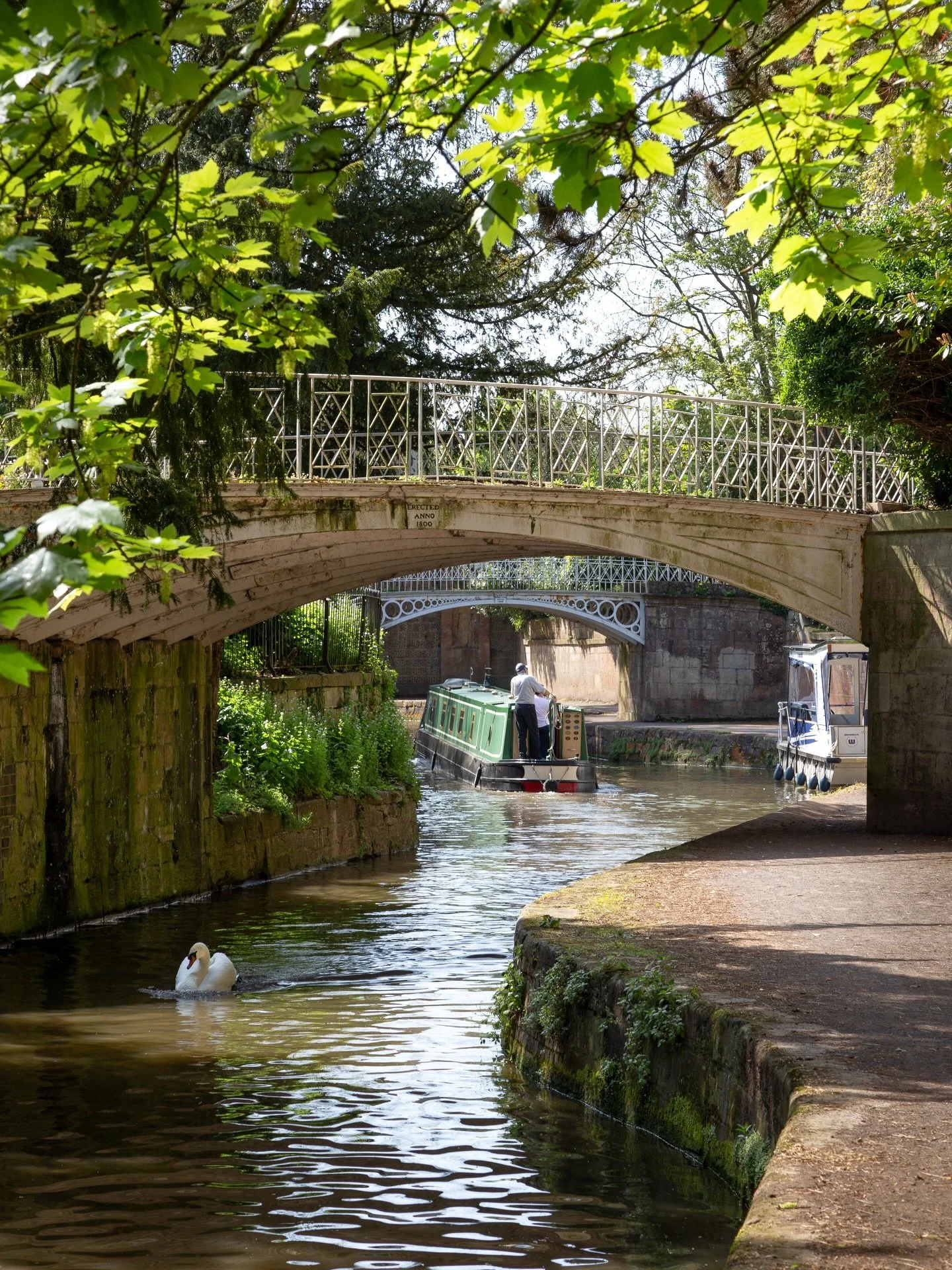 It&rsquo;s the perfect time of year for a peaceful walk along one of Bath&rsquo;s most beautiful stretches of water, the Kennet and Avon Canal. 
An idyllic setting, which glistens and soothes as verdant green leaves emerge whilst wildlife and boaters