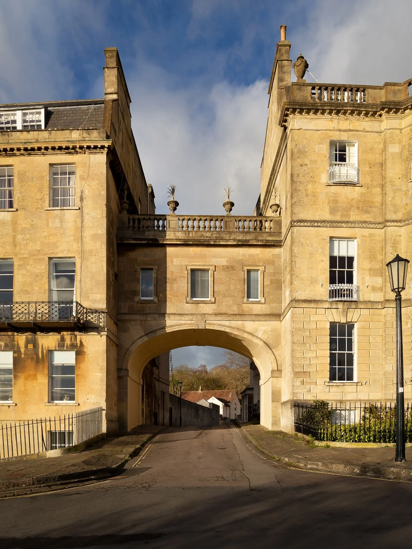 Fantastic fronts, fabulous facades, extraordinary exteriors and amazing aspects, these are the things that make Bath one of the most photogenic places on the planet.

#bath #bathuk #lovegreatbritain