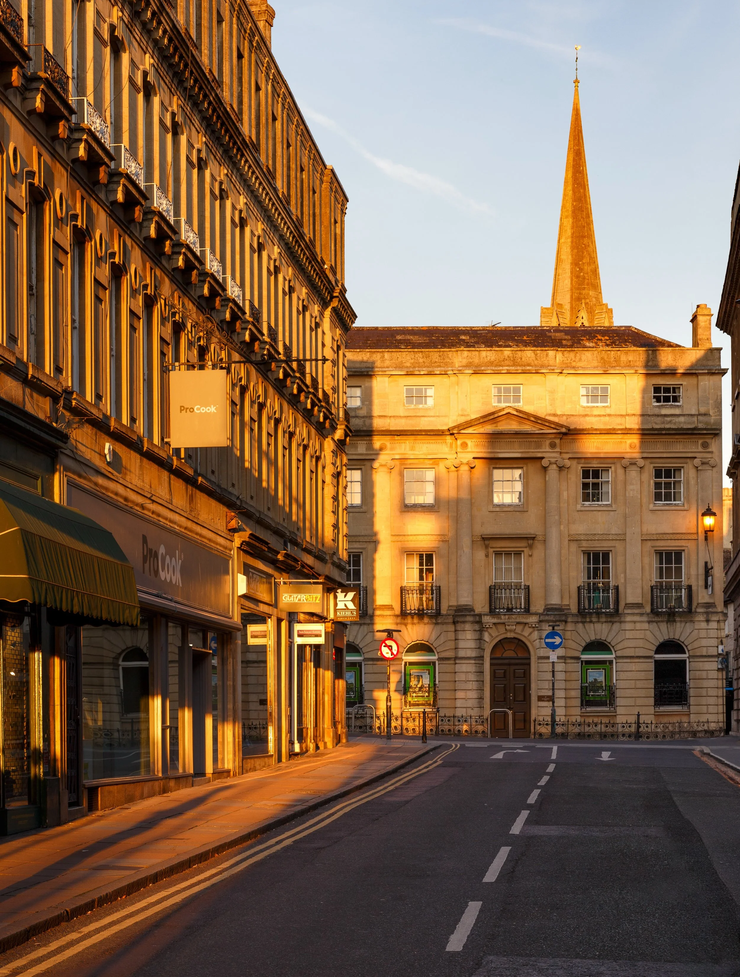 Golden glows makes Baths beauty sing louder and when the light hits right the iconic stone looks incredible.
This little carousel of delights reveal some lesser known spots in the city, some unfamiliar locations away from the larger attractions but a