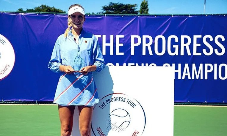 Tennis First Women Fly The Flag!