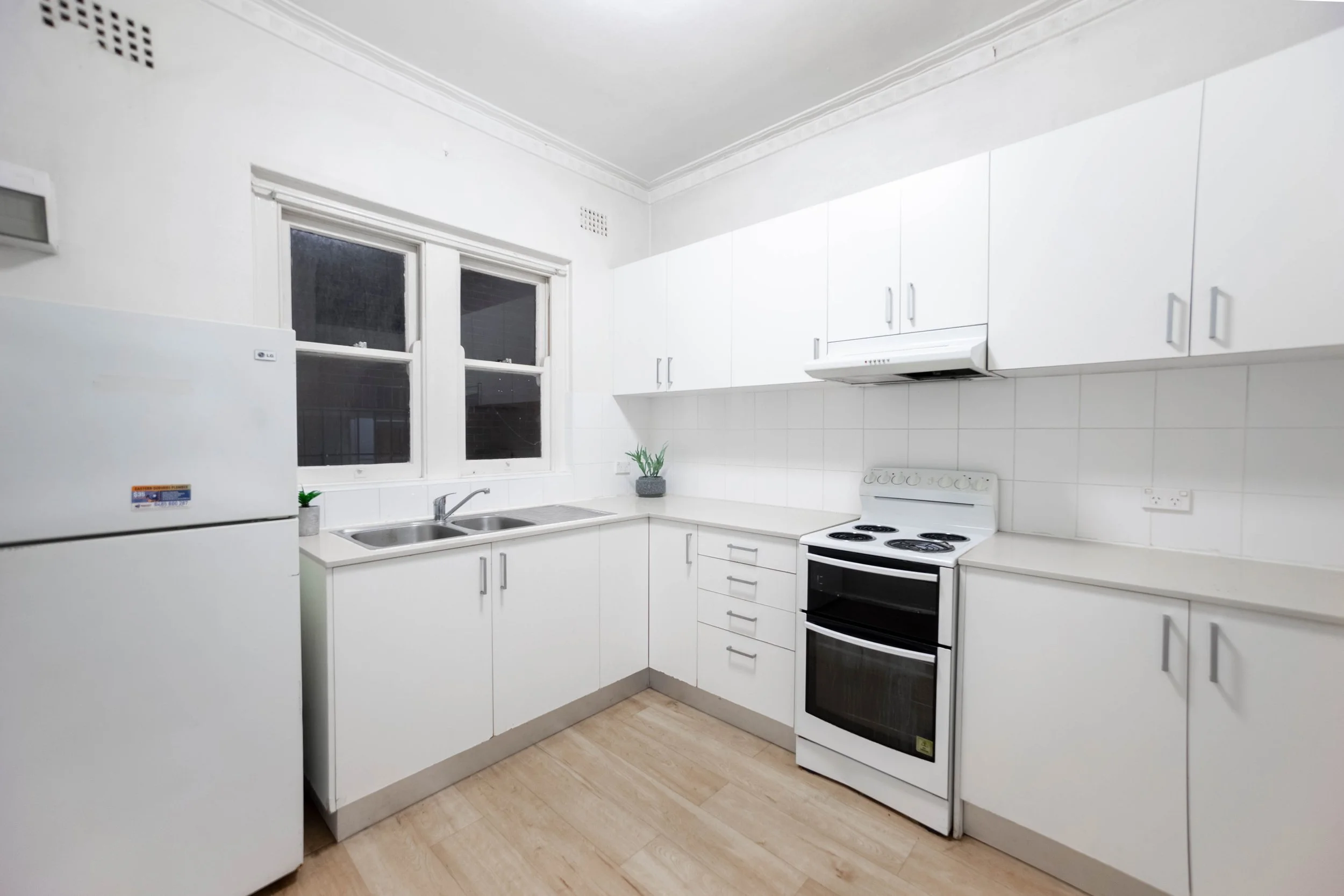 3 7:137 Bronte Rd.jpg