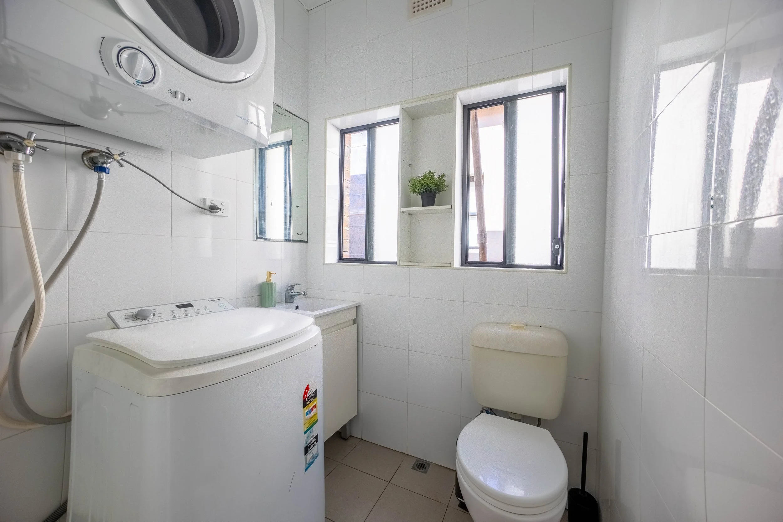 UNIT 3 191 BONDI RD-5.jpg