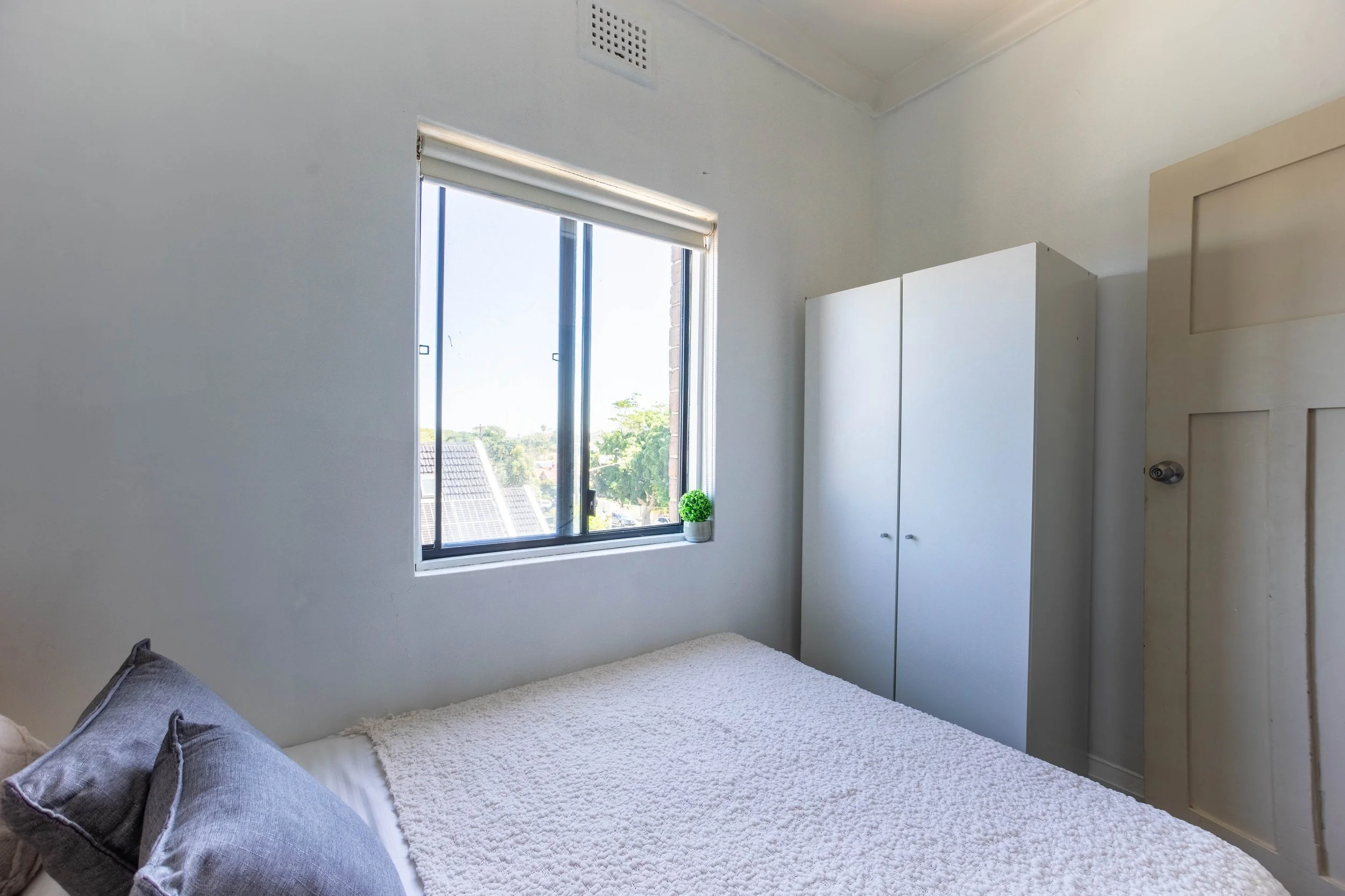 UNIT 3 191 BONDI RD-4.jpg