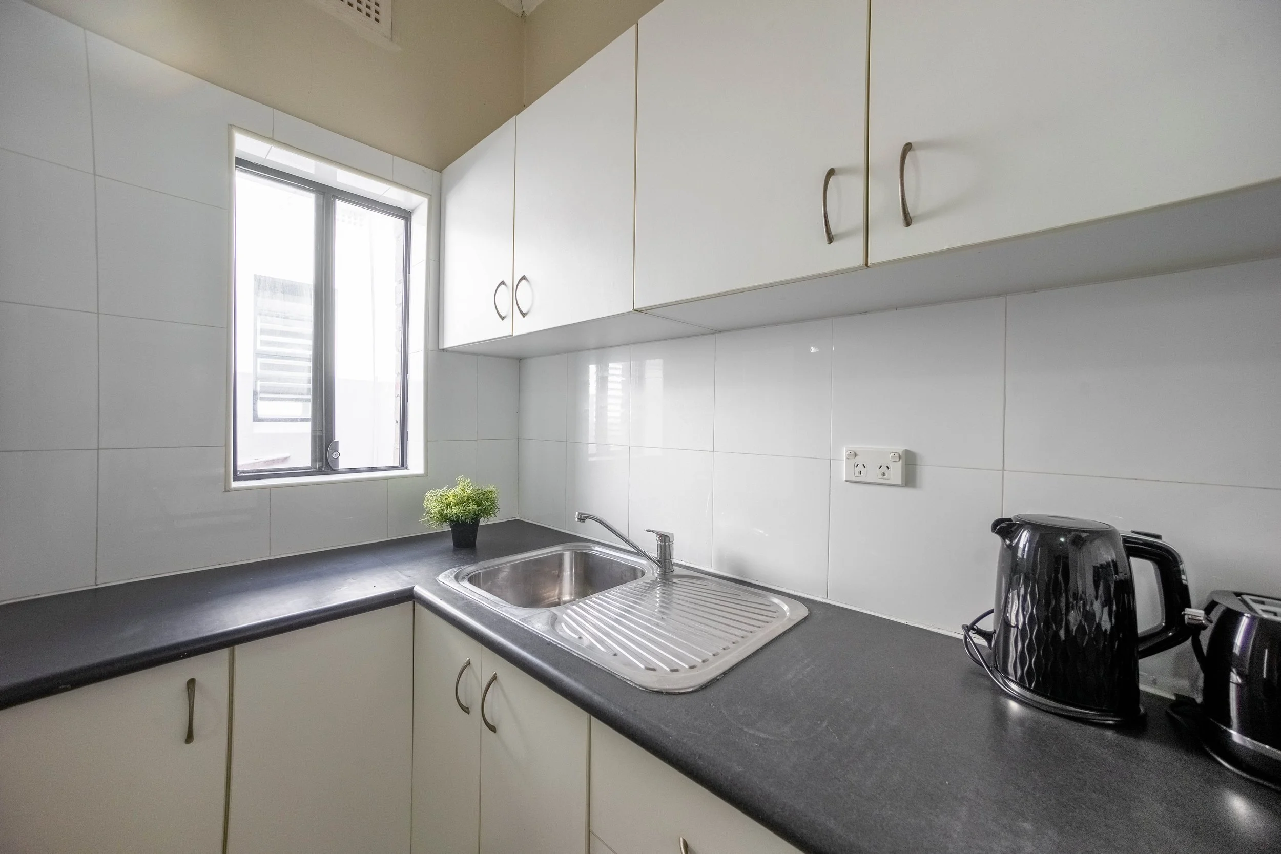UNIT 3 191 BONDI RD-11.jpg