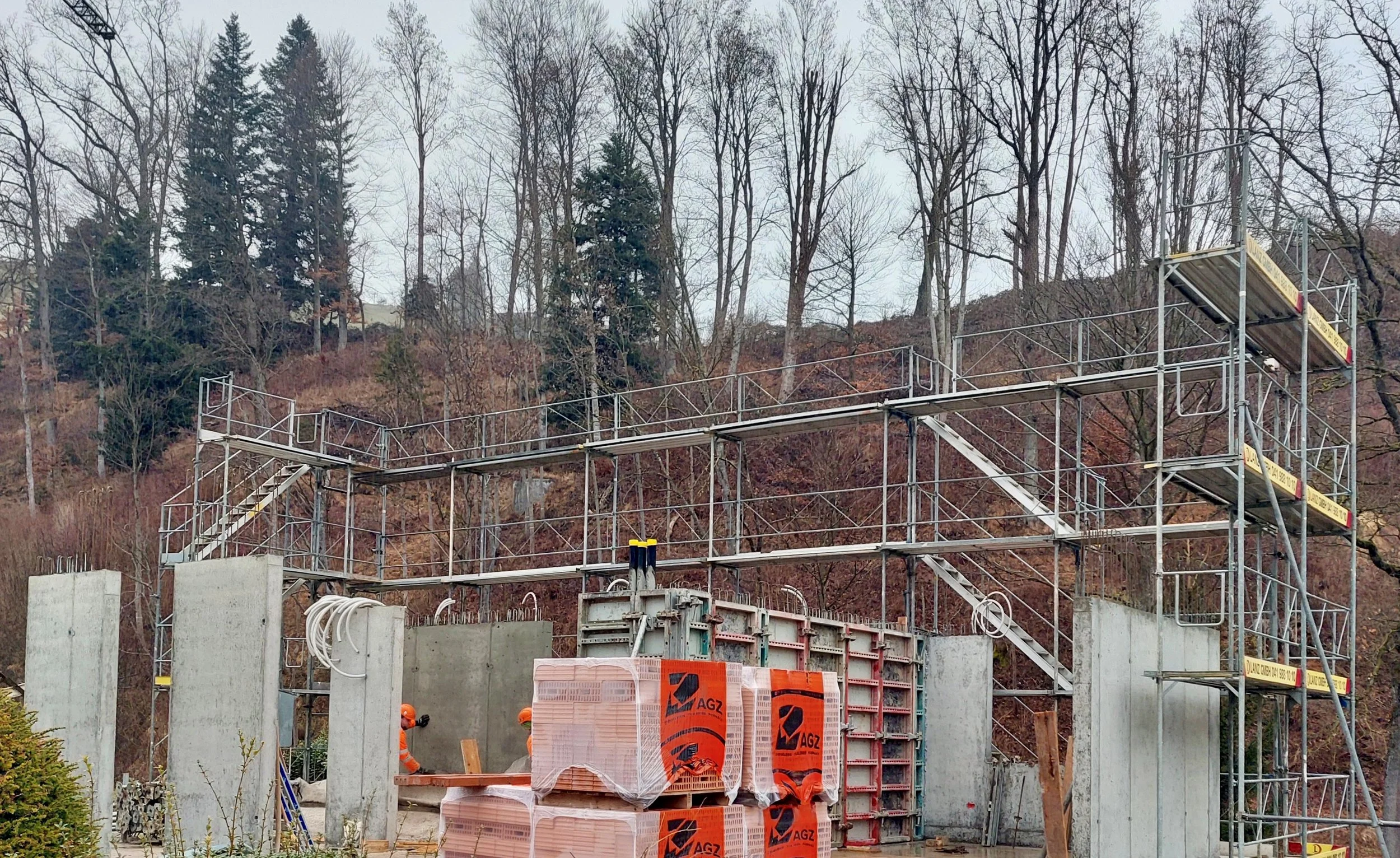 26_25-07_Betonwände EG 1.jpg