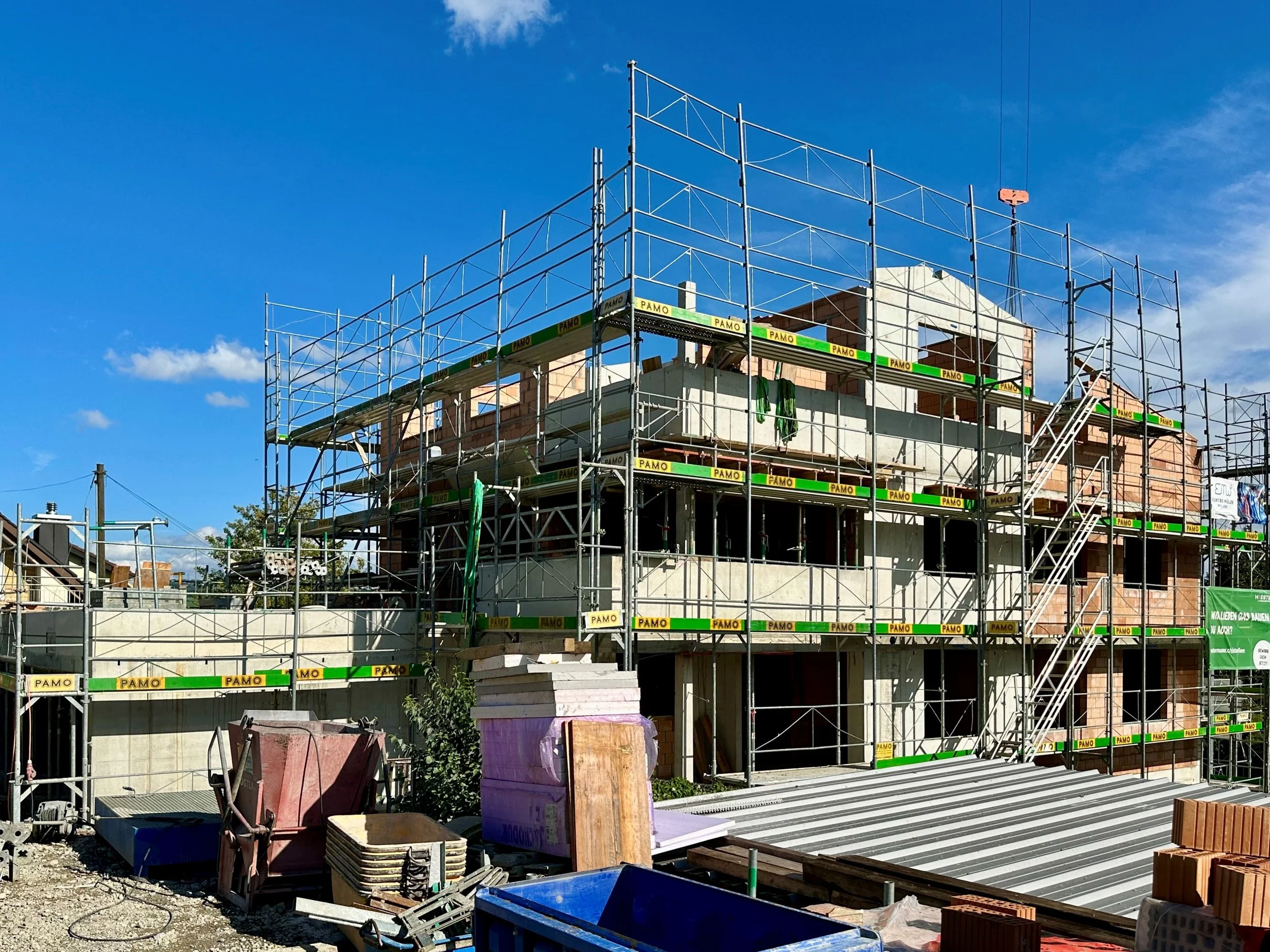 24_3FH Sursee_Wände OG.JPG