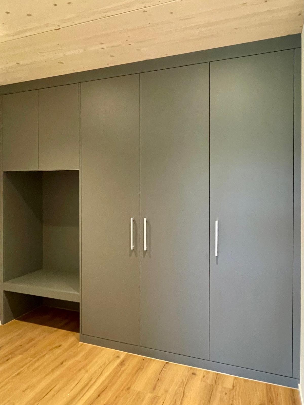 25-22-16 Garderobe attika.jpeg