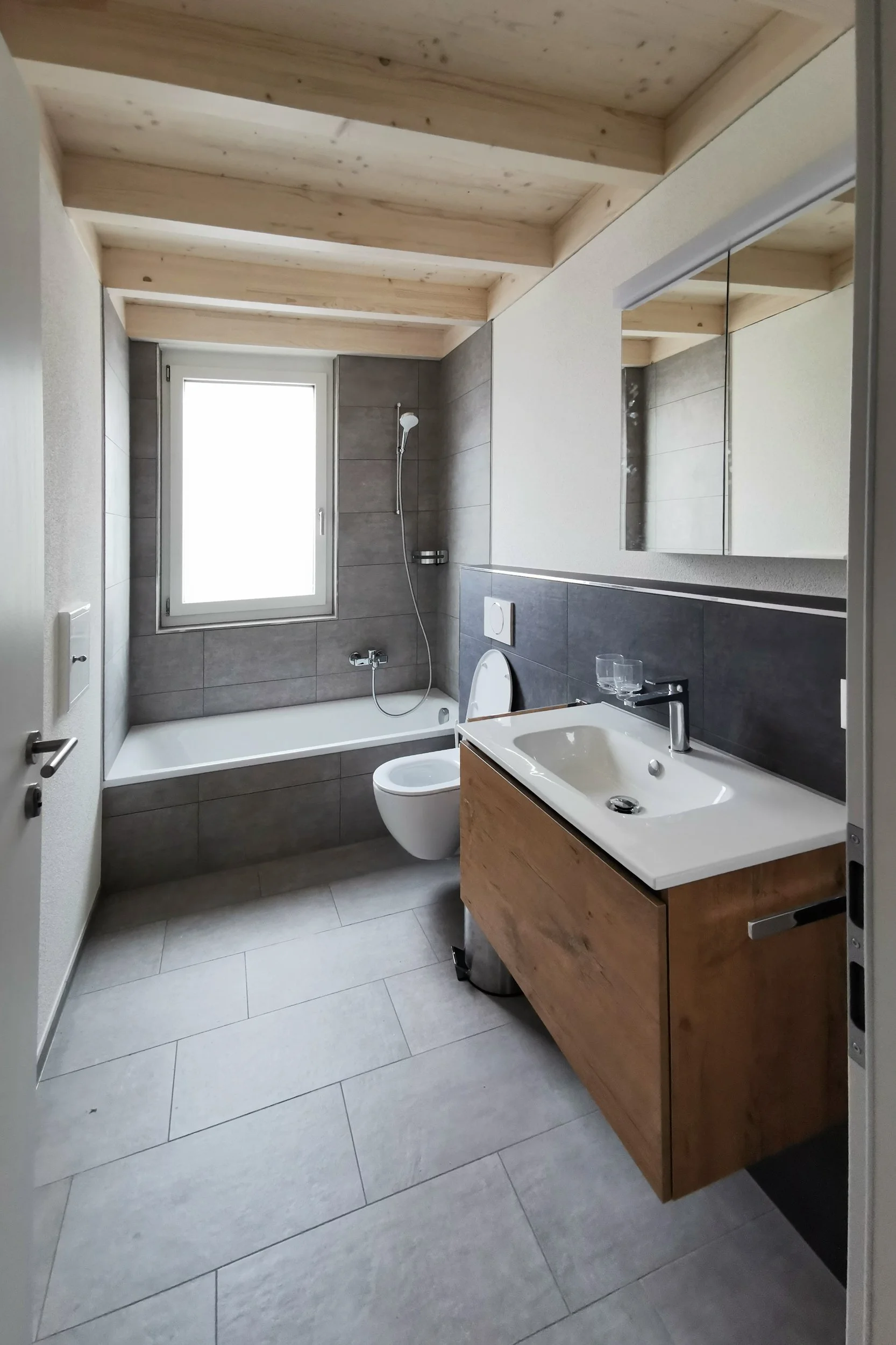 21_EFH Bühler, Luthern_Nasszelle.JPG