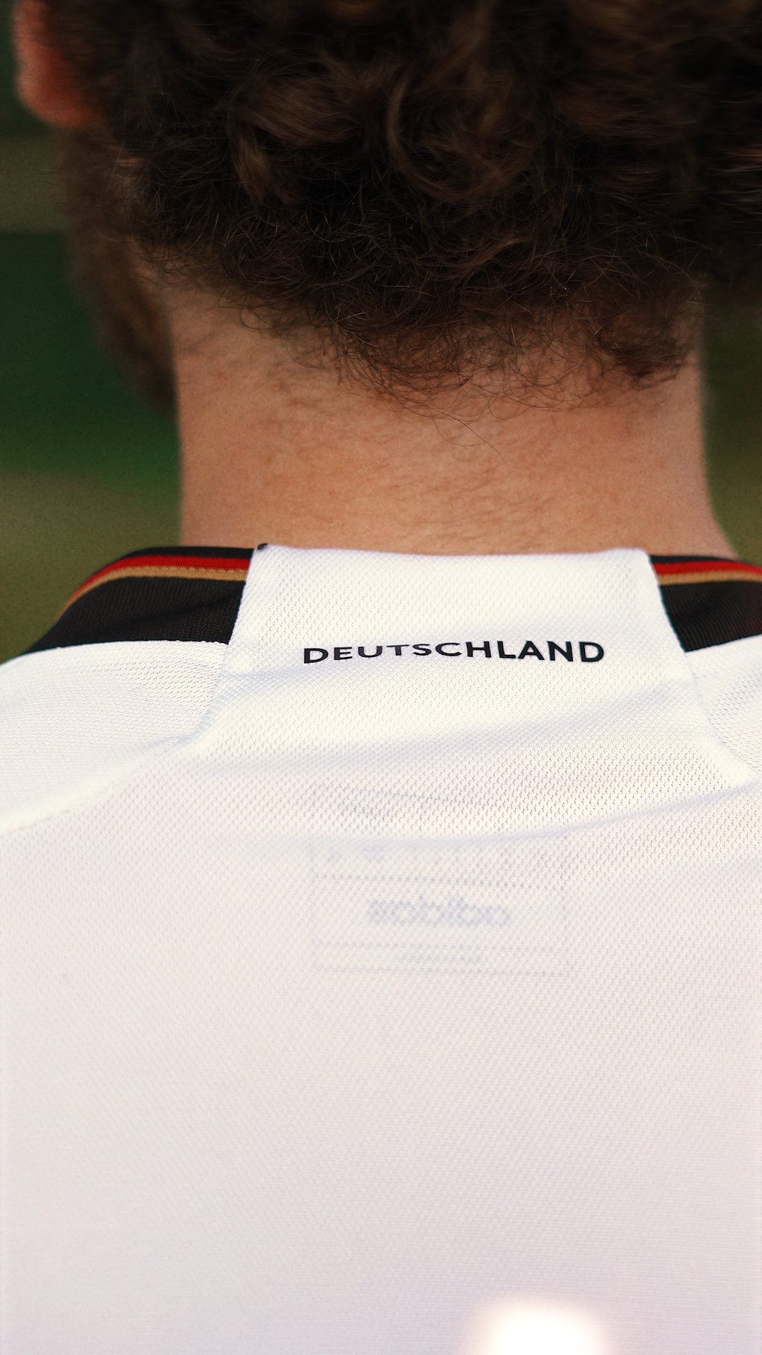 PI_Teaser-EMTrikot.00_00_16_00.Standbild009.png