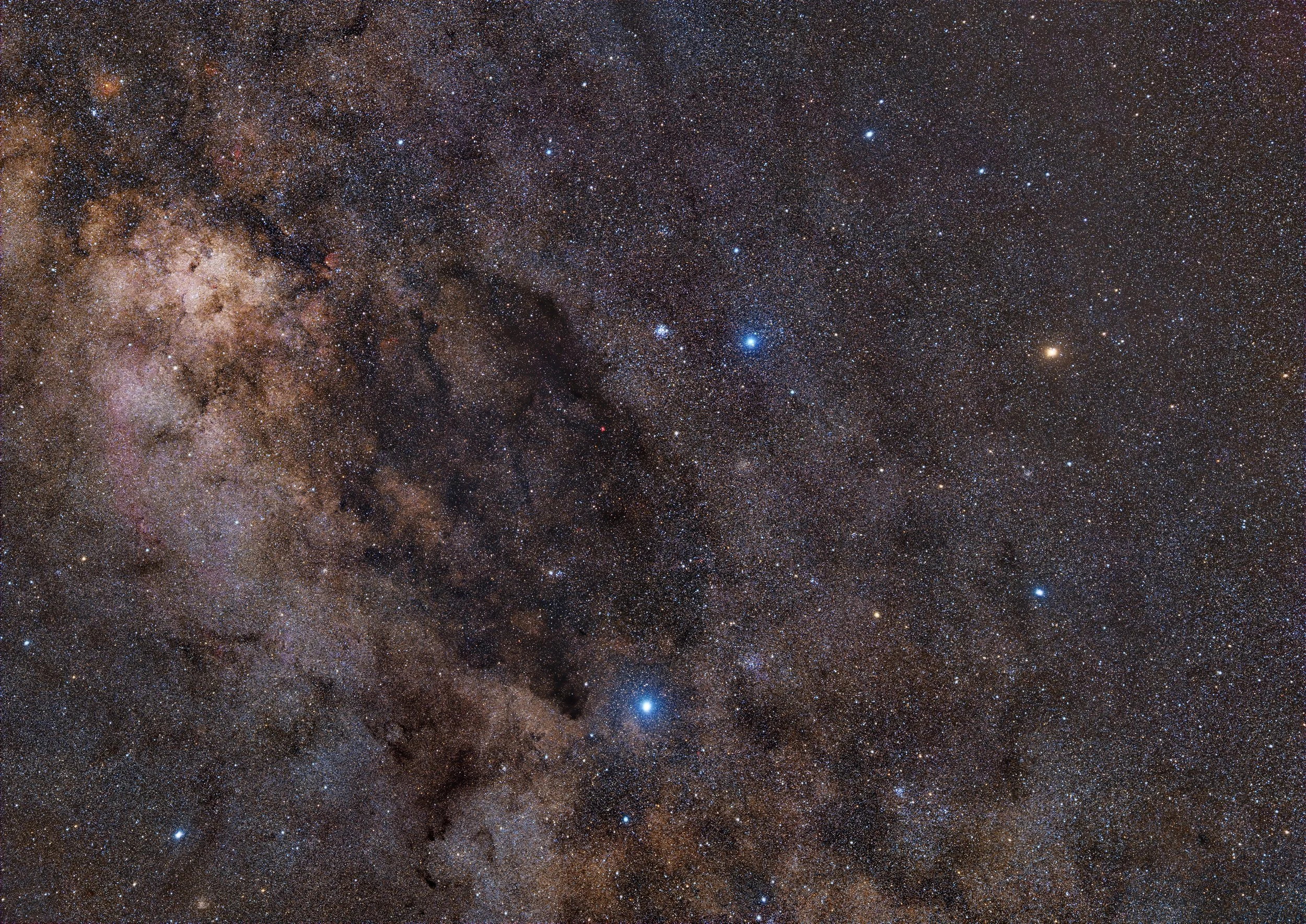 The Coalsack & the constellation Crux – captured with a Sony A7RIV with a 135mm lens. Image by Cosmic Captures