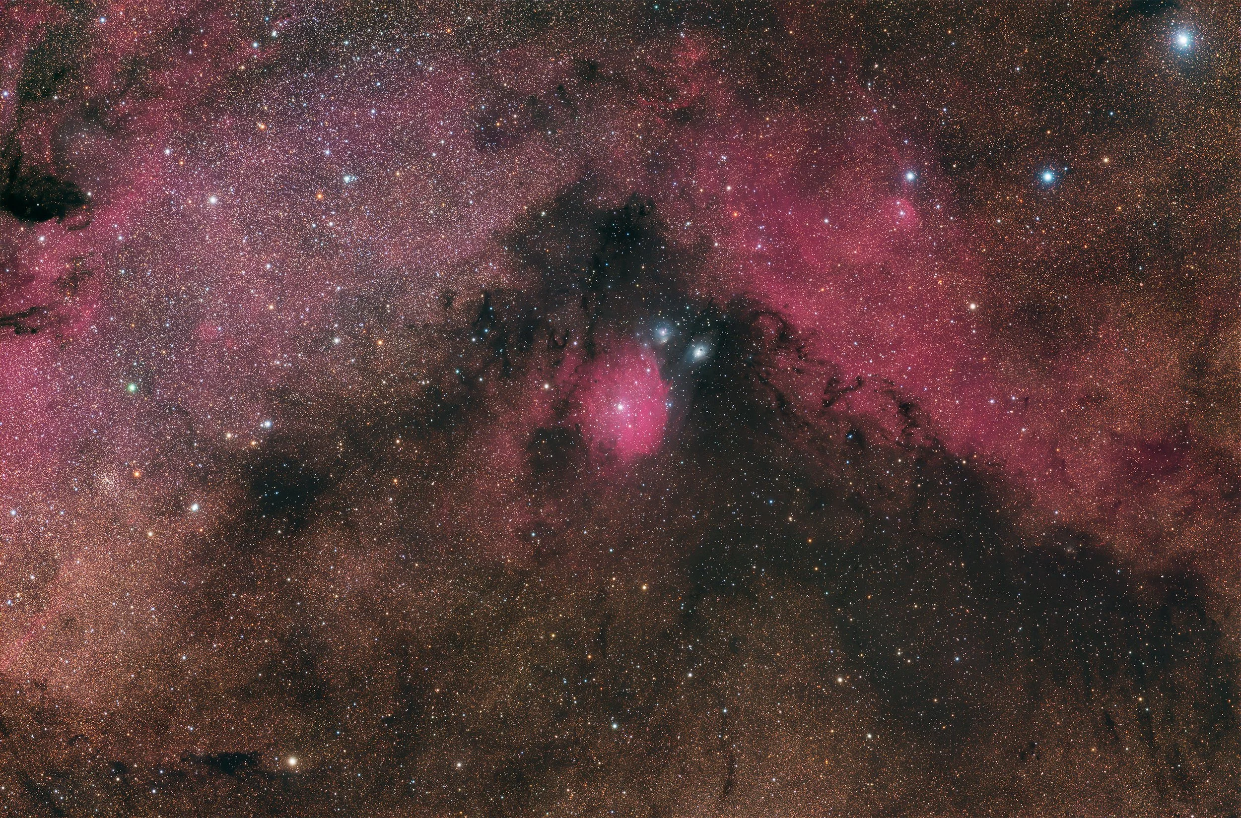 IC 1284 – captured with a Sky-Watcher Esprit 100 at f/4.12 with ASI2600MM Pro camera and LRGBHSO filters. Image by Cosmic Captures