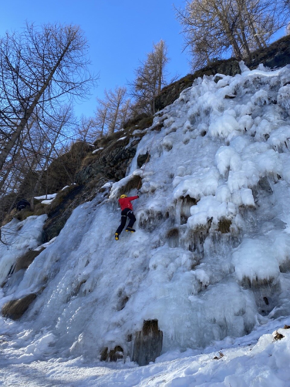 Ultimo viaggio all'ultimo minuto! Settimana multisport invernale a Gressoney!
Durante la settimana, avrai l'opportunità di sperimentare alcune delle migliori attività invernali che Gressoney ha da offrire: sci/snowboard, sci alpinismo, 