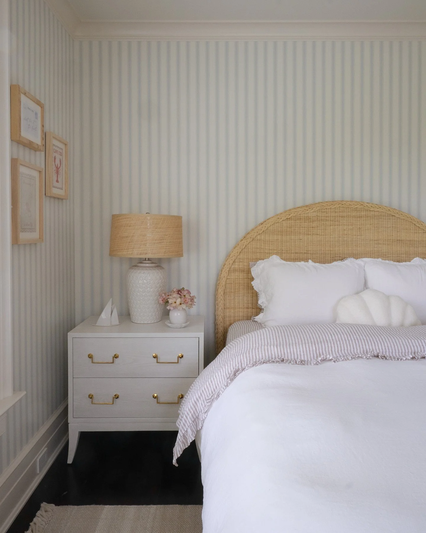 A before and after reveal of our South River project! We designed this bedroom for a 16 year-old who dreamed of a calming, peaceful, New England inspired retreat. Where she and her family saw overwhelm, we saw potential. We brought in a classic blue 