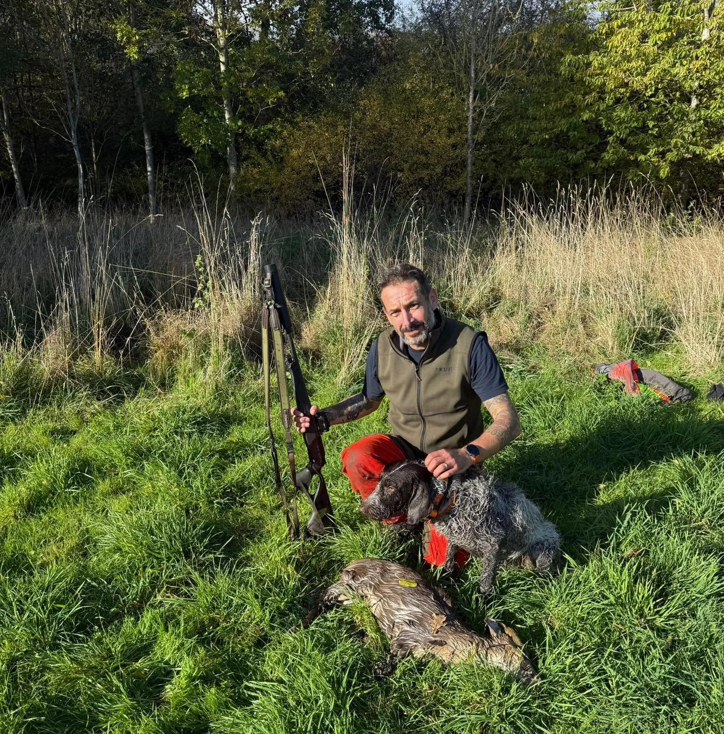 Combined effort today between 2 UKDTR tracking teams to help secure a muntjac runner ..🦌🐕
Well done Nobby & Isla
Well done Al & Skye ( pictured) 
Many thanks to the stalker for putting your trust in UKDTR..👏👏
To find the number for your n