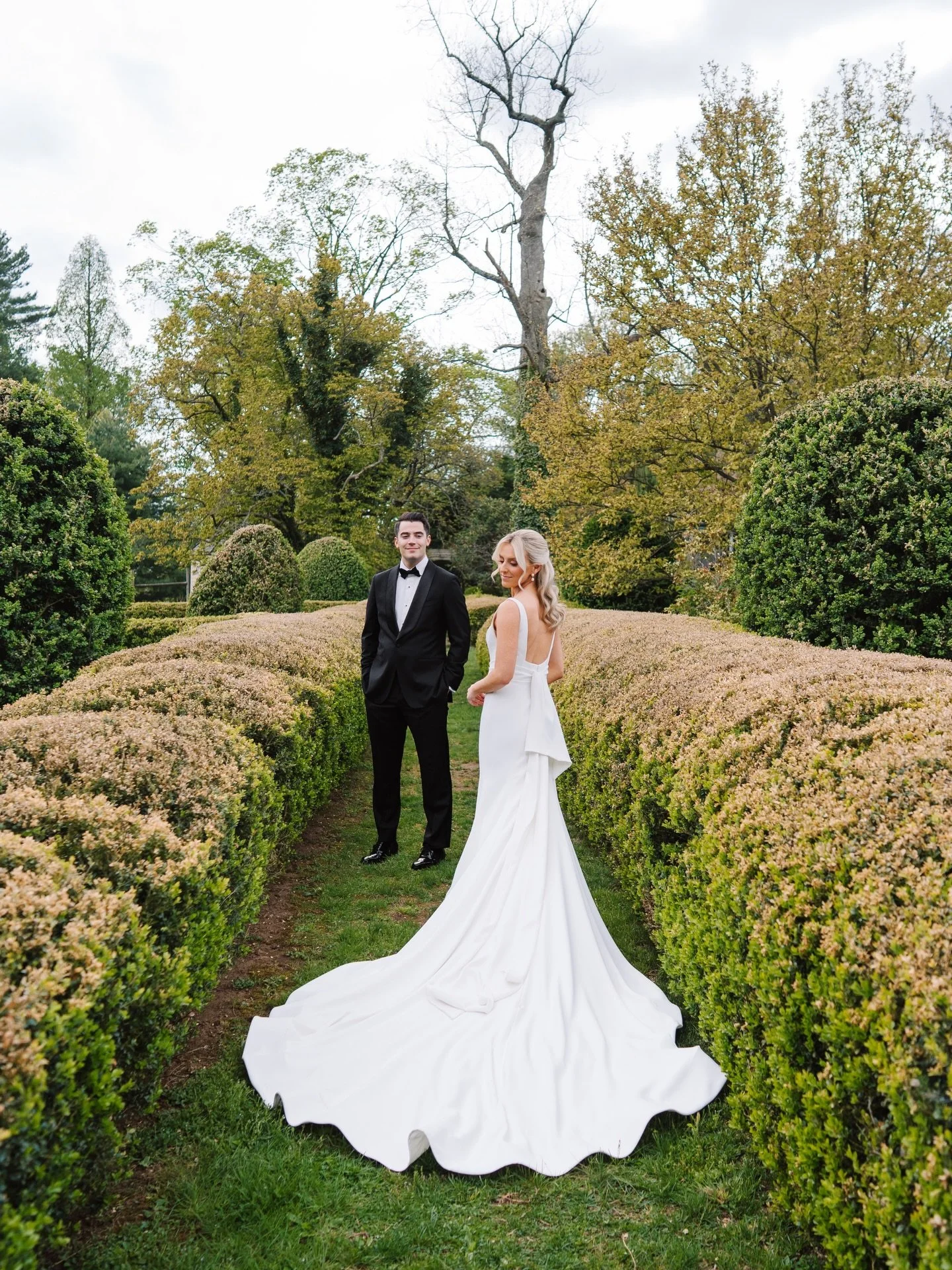 Some weddings have a moment. Maura + Rob&rsquo;s had hundreds of them 🥹

The Highlands Mansion and Gardens, Fort Washington, PA // Philadelphia Wedding Photography

Couple:&nbsp;@maura3t @robagool 
Photography:&nbsp;@peaberryphoto
Venue:&nbsp;@thehi