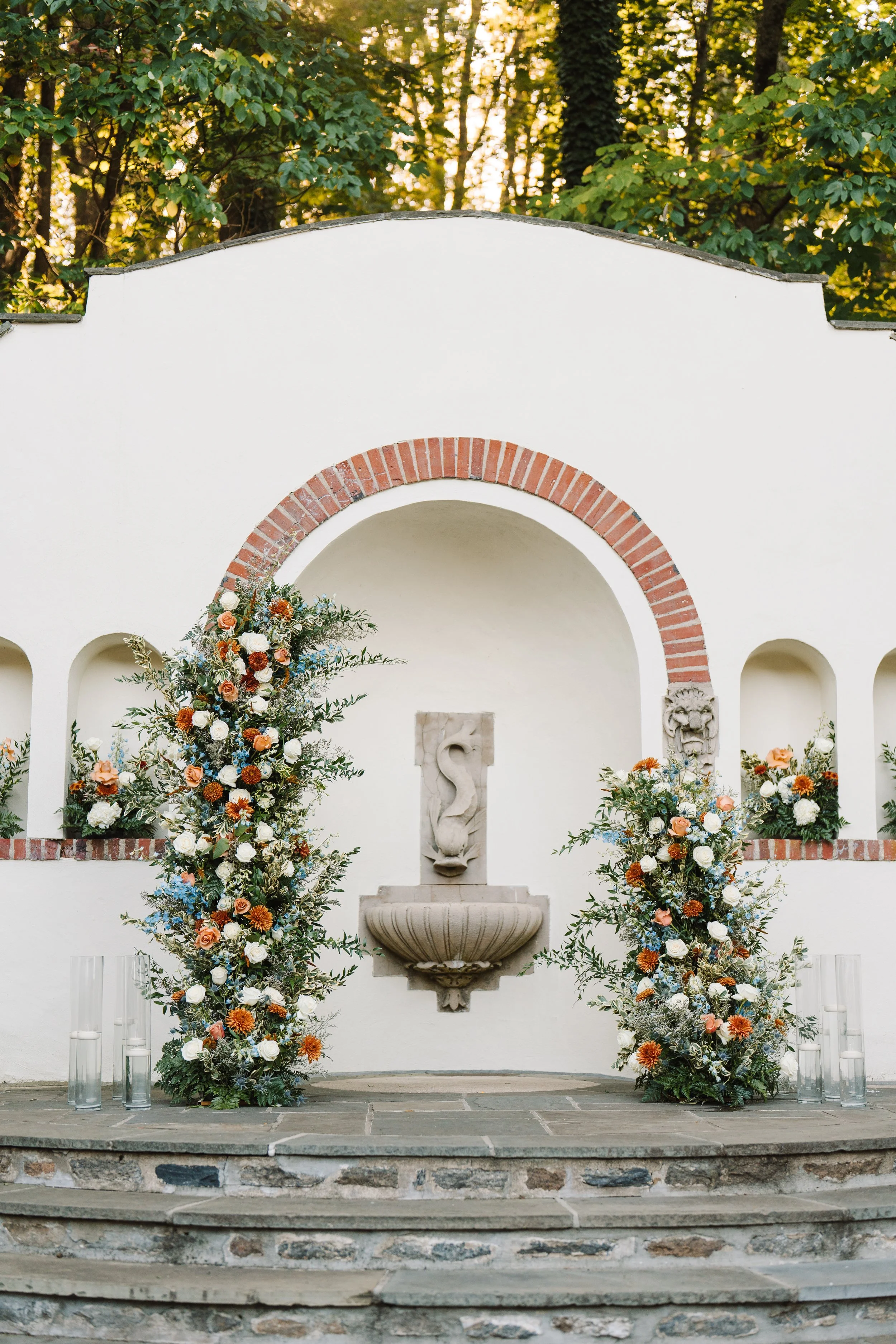 The-Willows-Villanova-Wedding-Altar-Peaberry-Photography