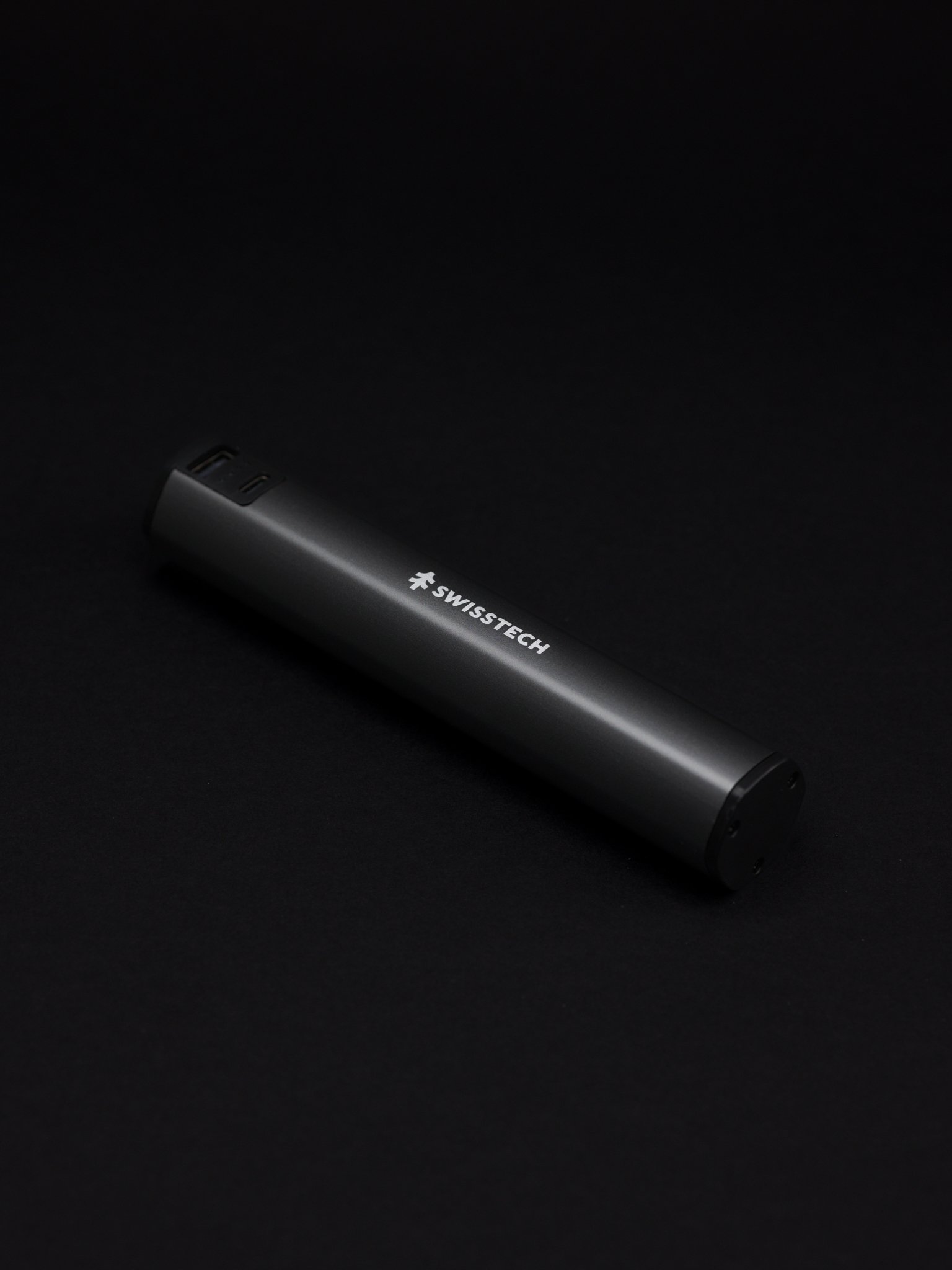 Zuverlassig Core_Studio BLK_2024-01(3x4)web.jpg