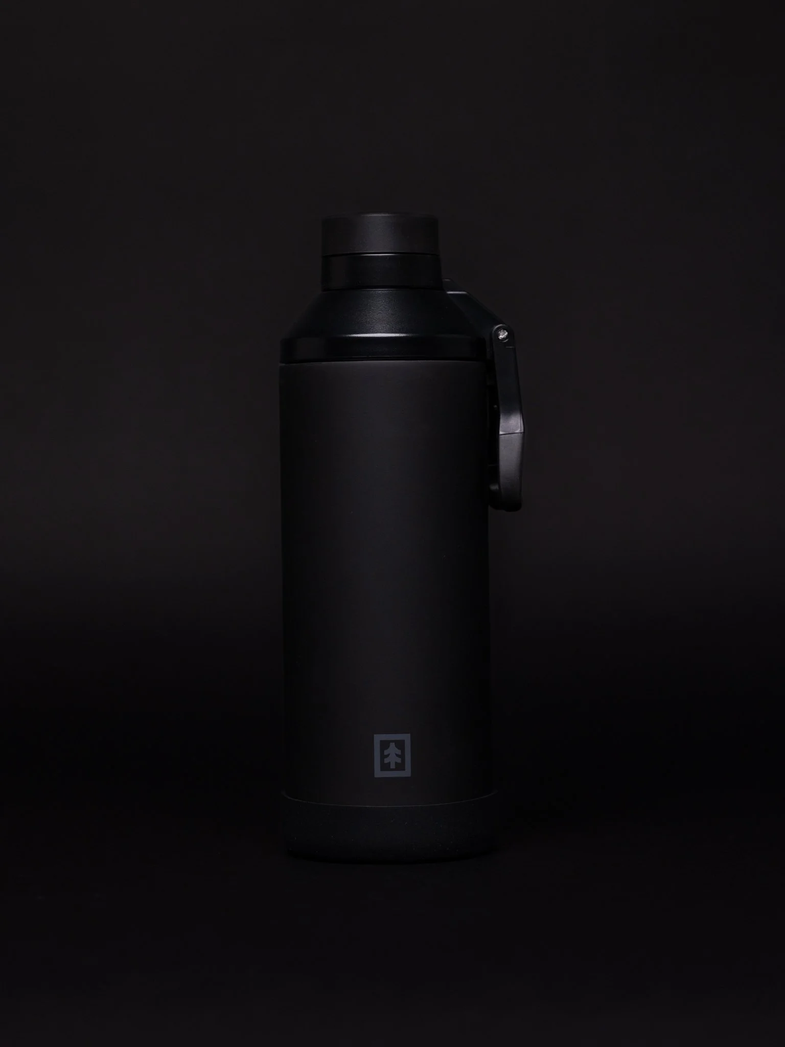 24ozQuickSipBottle-Black_Studio BLK_2021(3x1)web-1.jpg