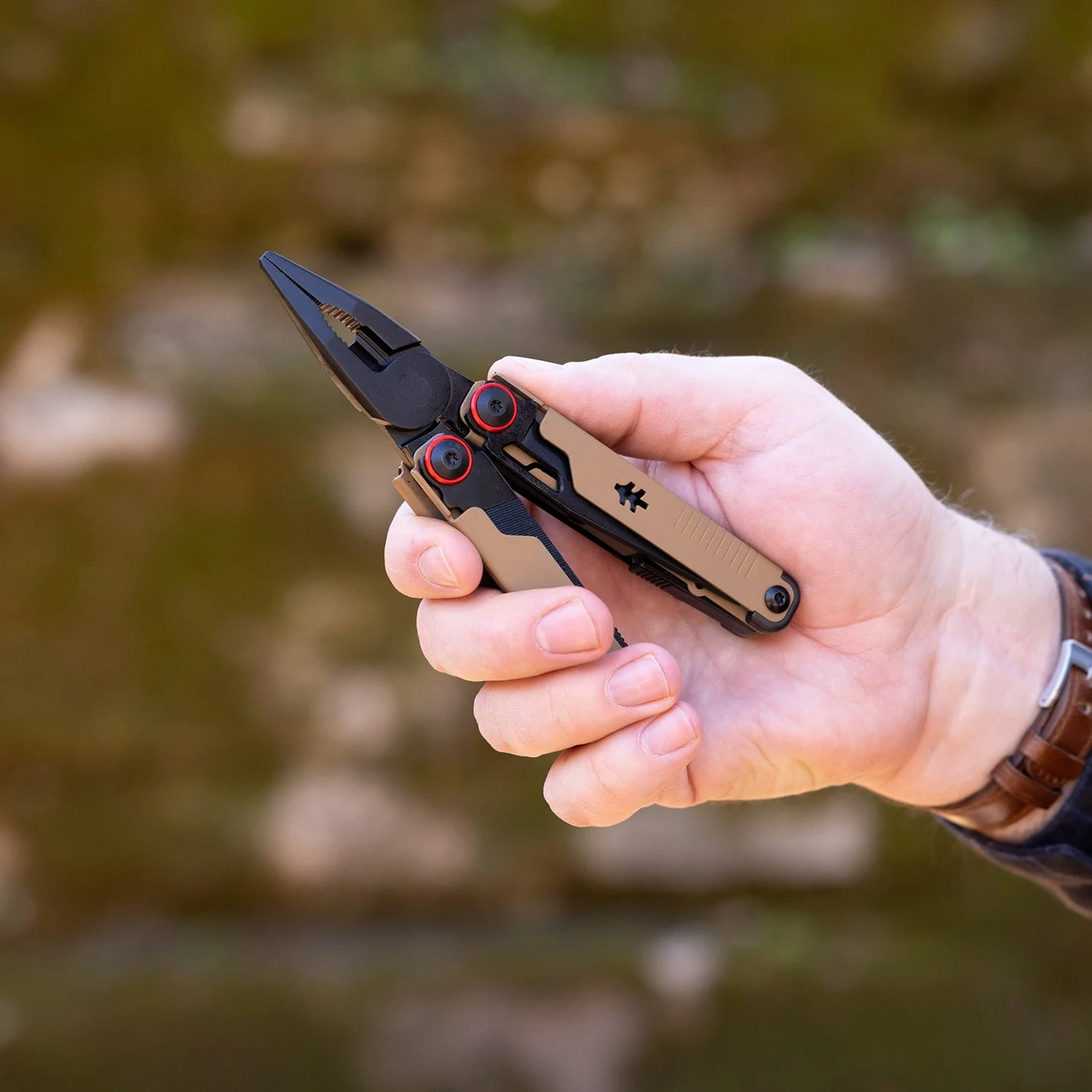 ST_Praktisch_Tan_Lifestyle_PDP 1.jpg