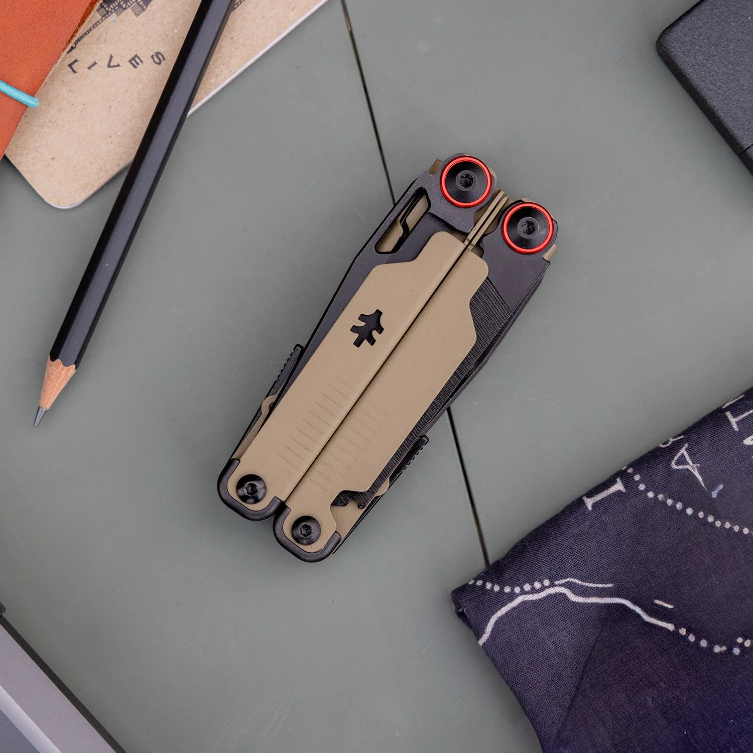 ST_Praktisch_Tan_Lifestyle_PDP 2.jpg