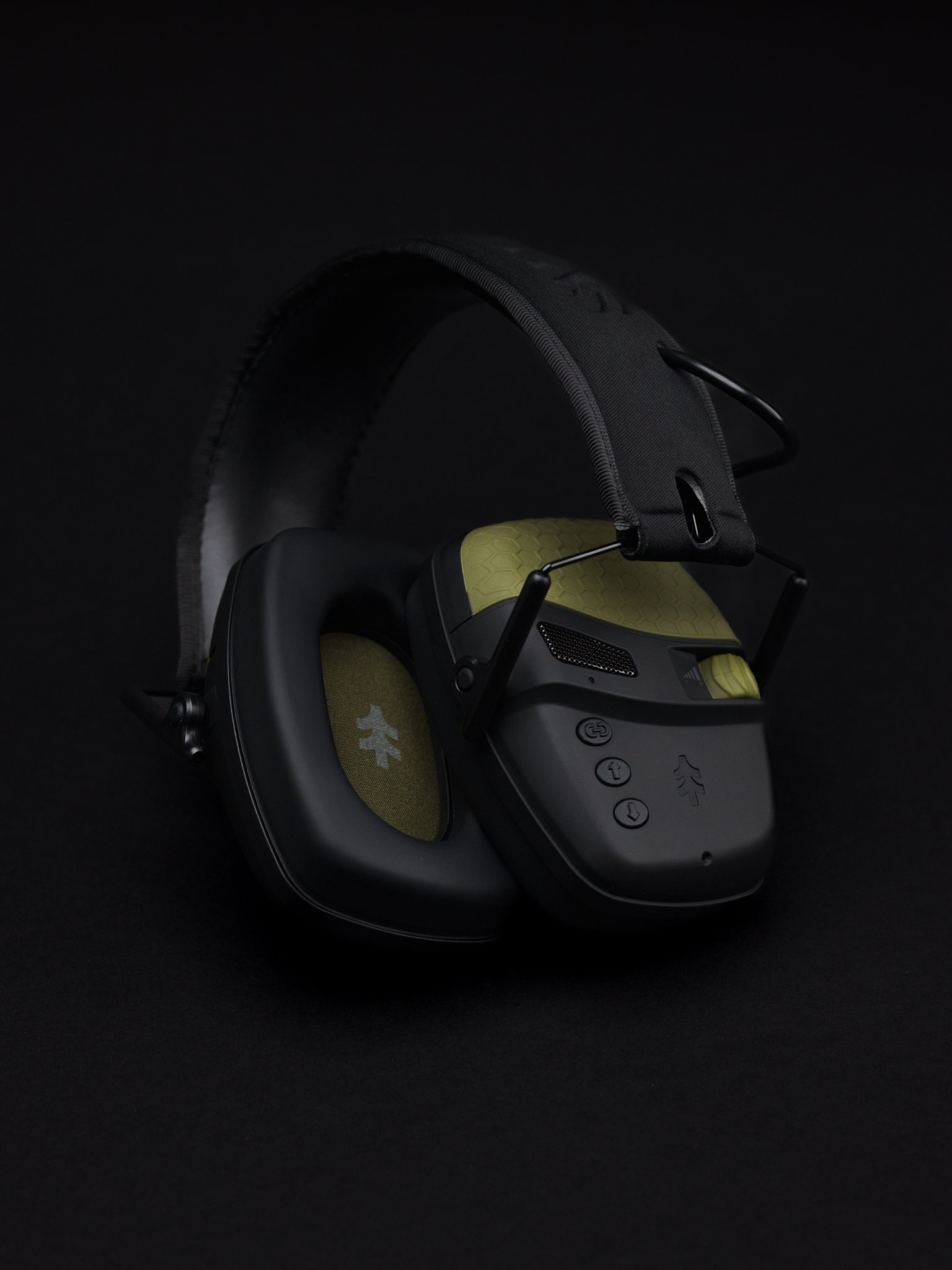 Tönen_Studio BLK_2024-01(3x4)web.jpg