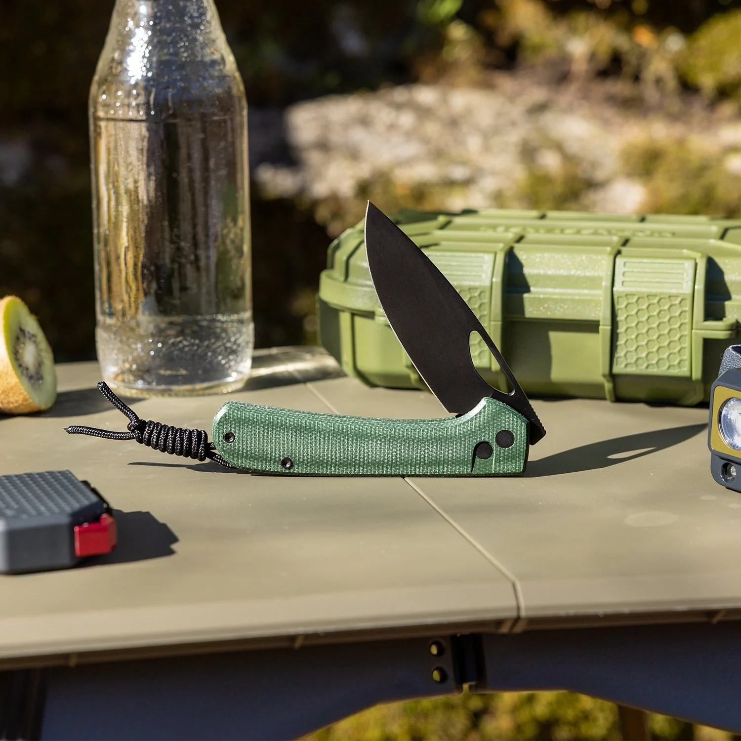 Losung_Spruce Micarta_Lifestyle_PDP-2.jpg