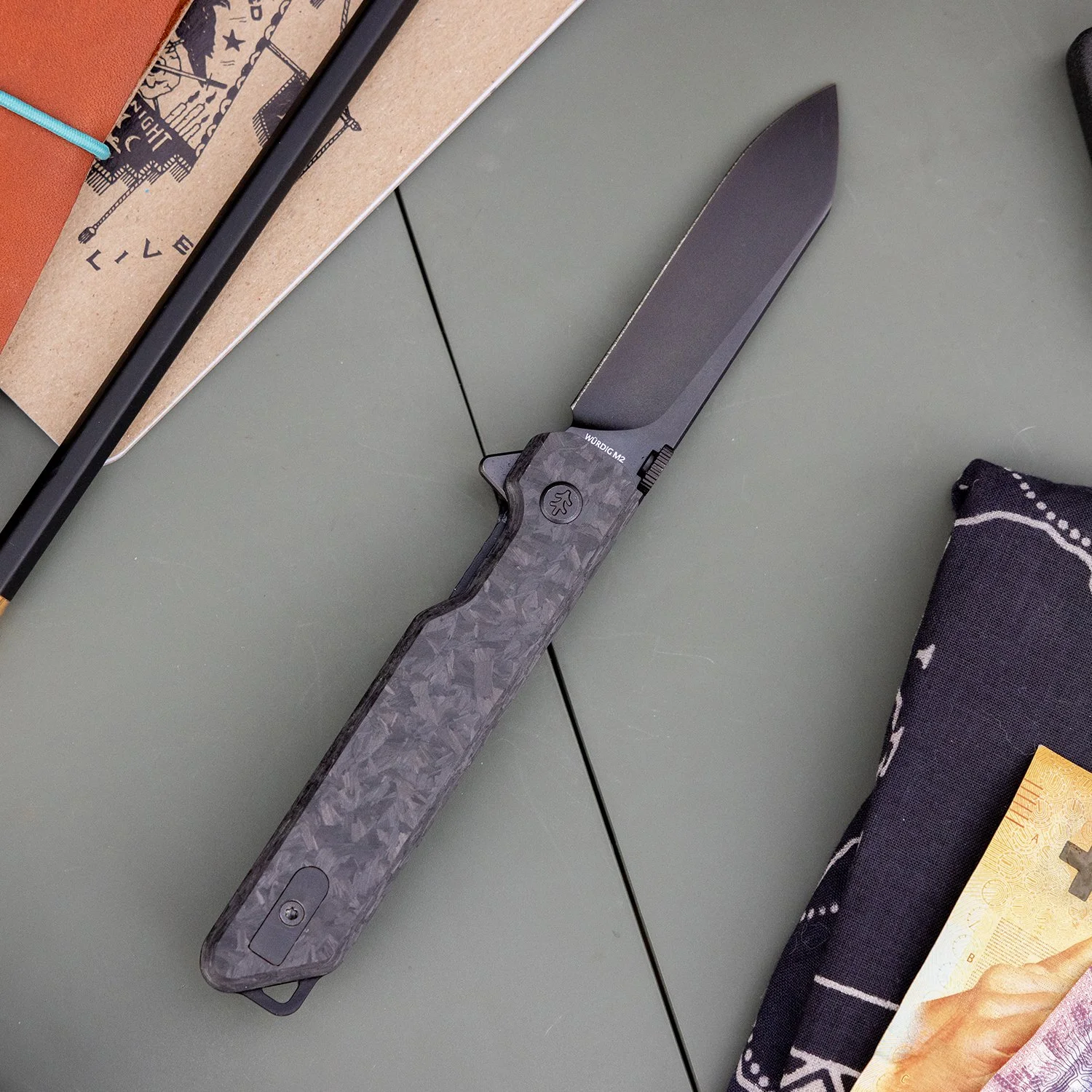 6188_Wurdig_Carbon Fiber M2 Black_Lifestyle_PDP 3.jpg