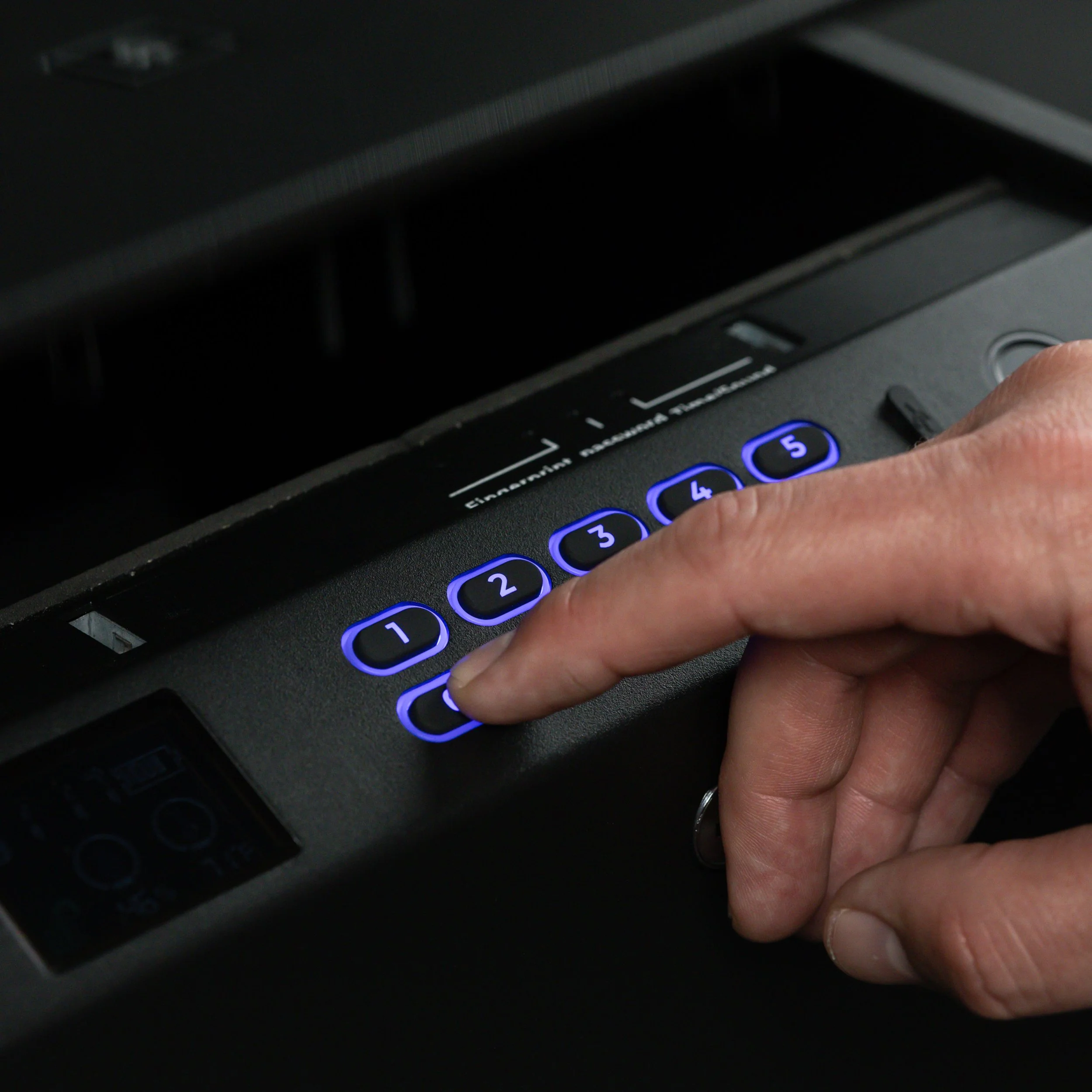 WÄCHTER 500 - Large Capacity Biometric Safe_Blk Studio-07-75.jpg