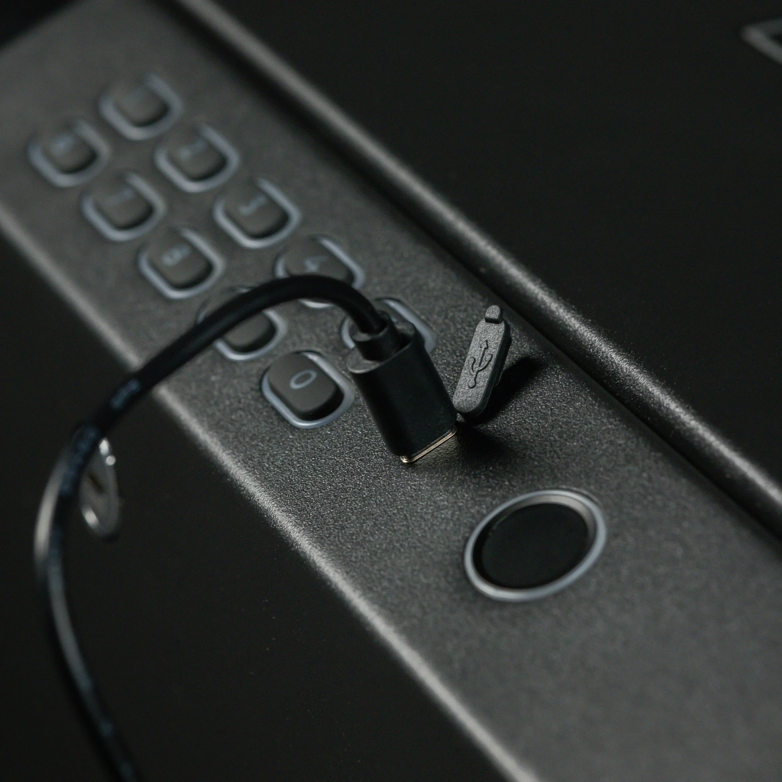 WÄCHTER 500 - Large Capacity Biometric Safe_Blk Studio-11-81.jpg