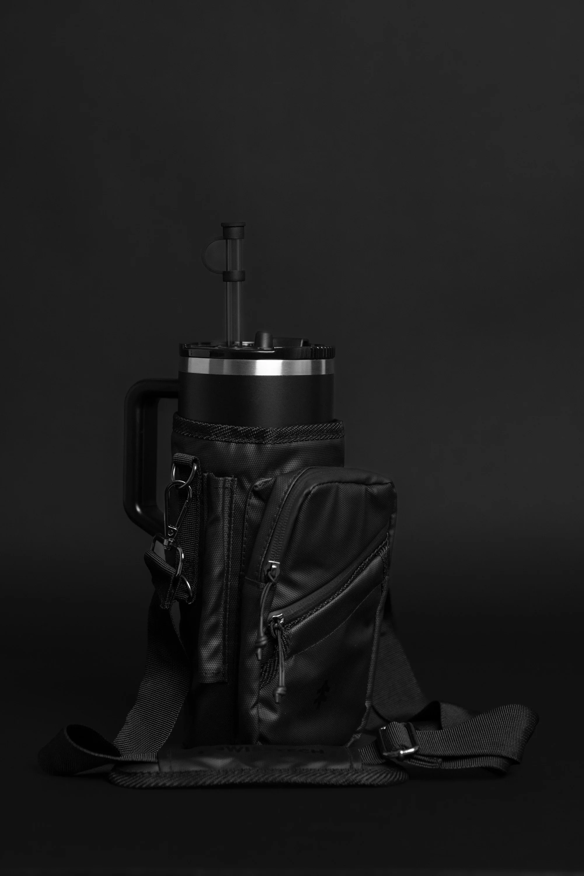 ST Armel Tumbler and Bag_Studio BLK Photos_2024(Full Margin)-2.jpg