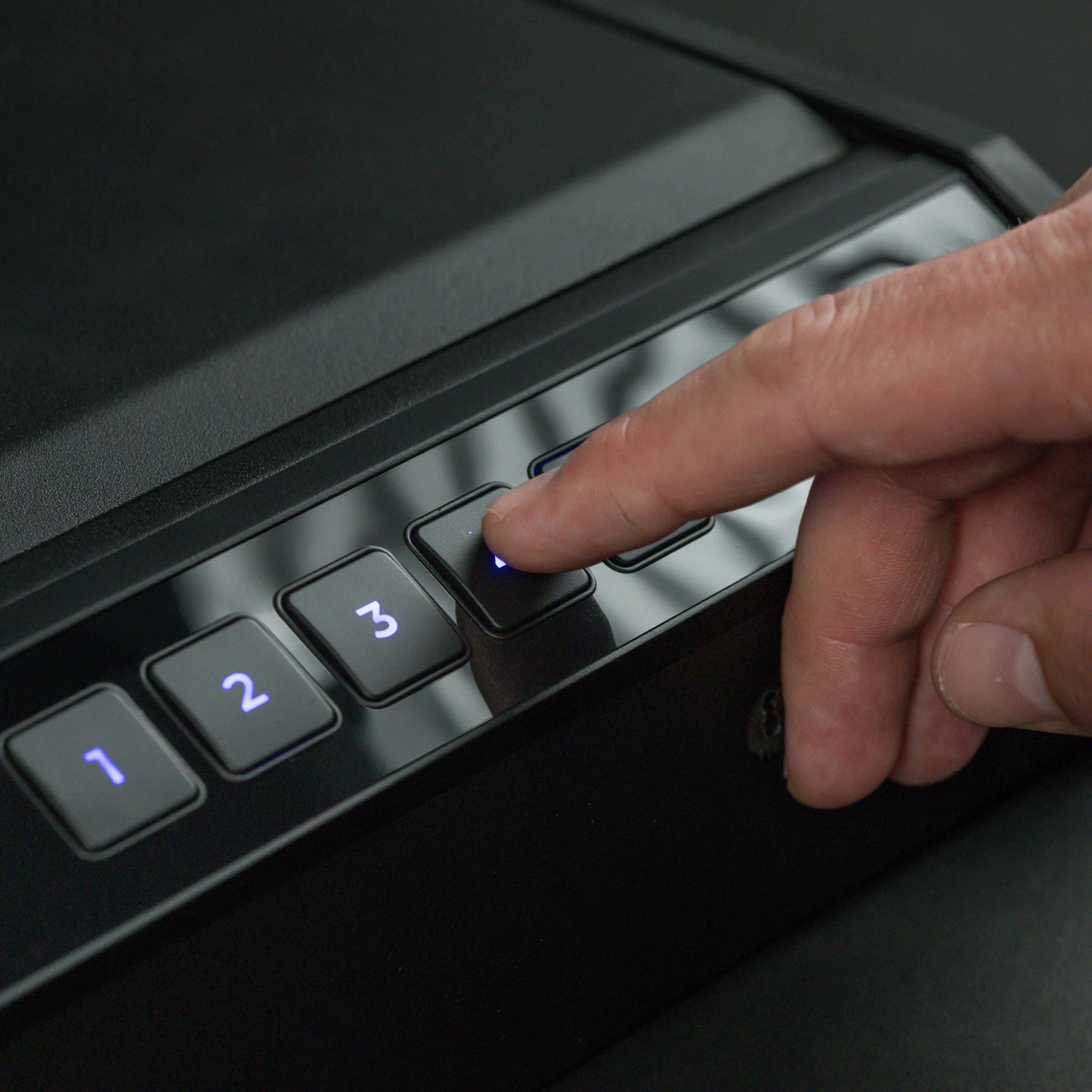 WÄCHTER 200-  Biometric Personal Safe_Blk Studio Photos-10-54.jpg