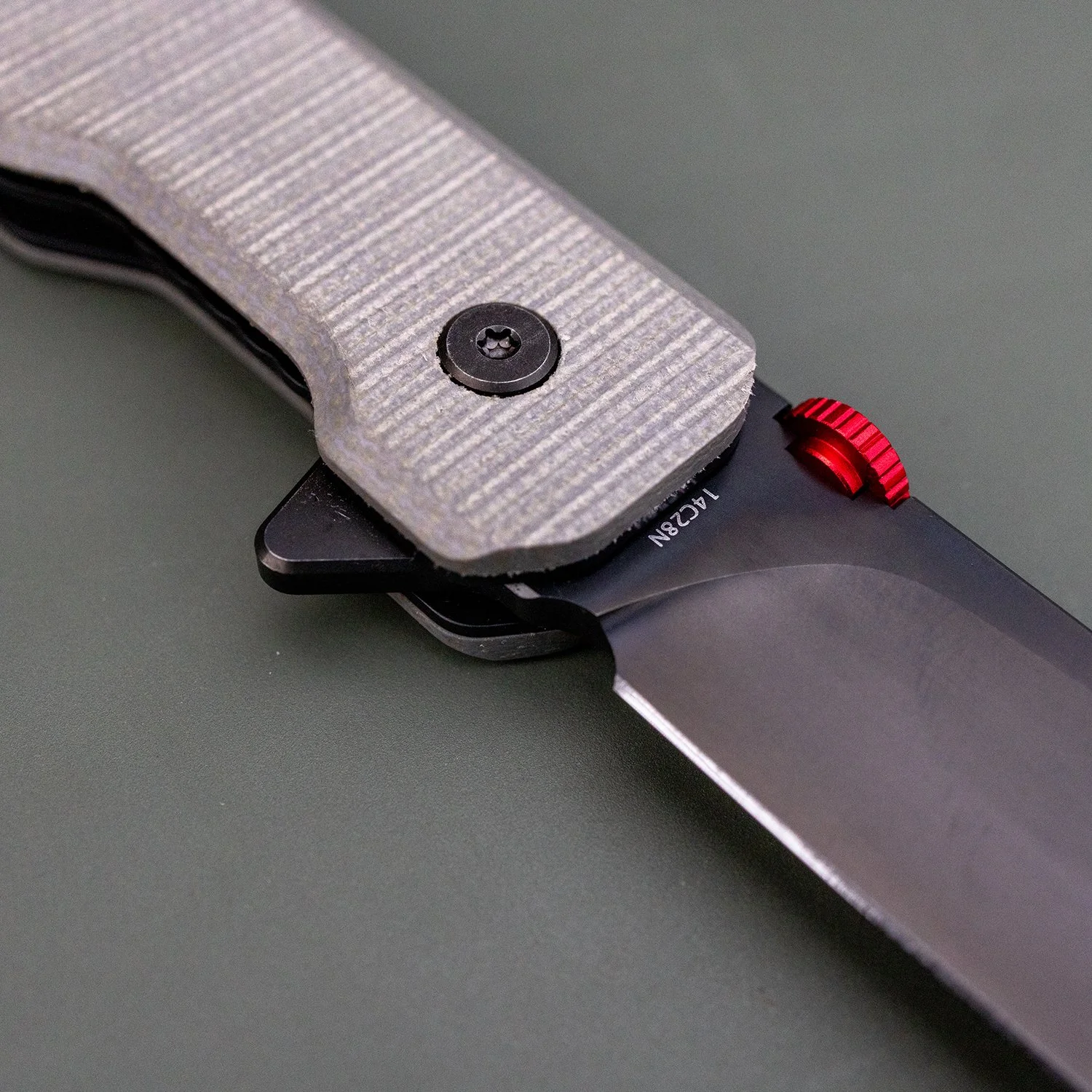 Wurdig L_Grey G10_Black Coat_Red_PDP 6.jpg