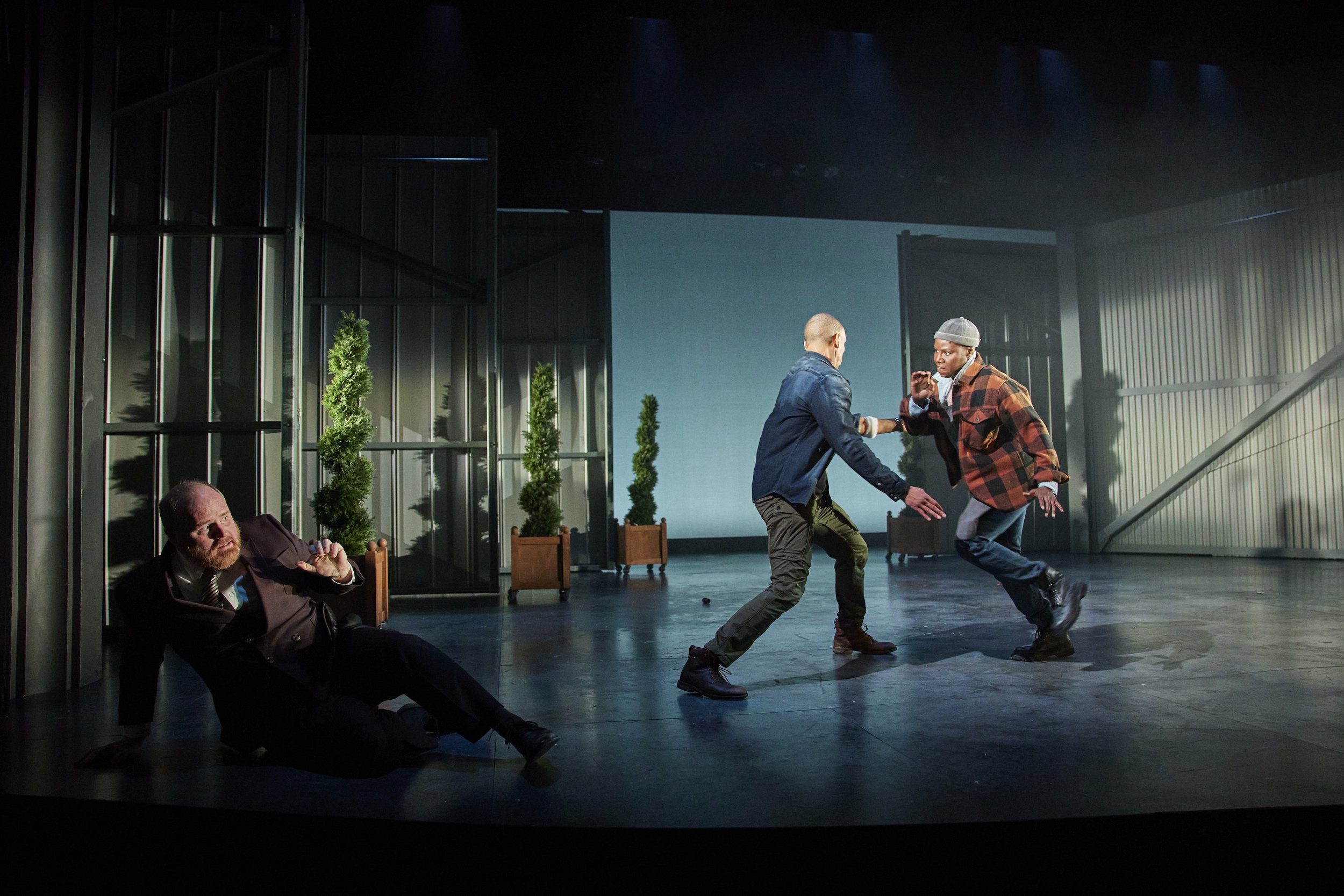 Kent Lunges for Oswald.jpg